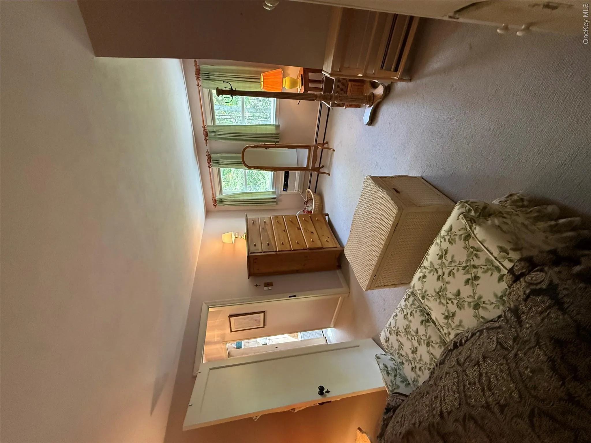 3rd Bedroom currently sitting/dressing room 3rd Bedroom currently sitting/dressing room