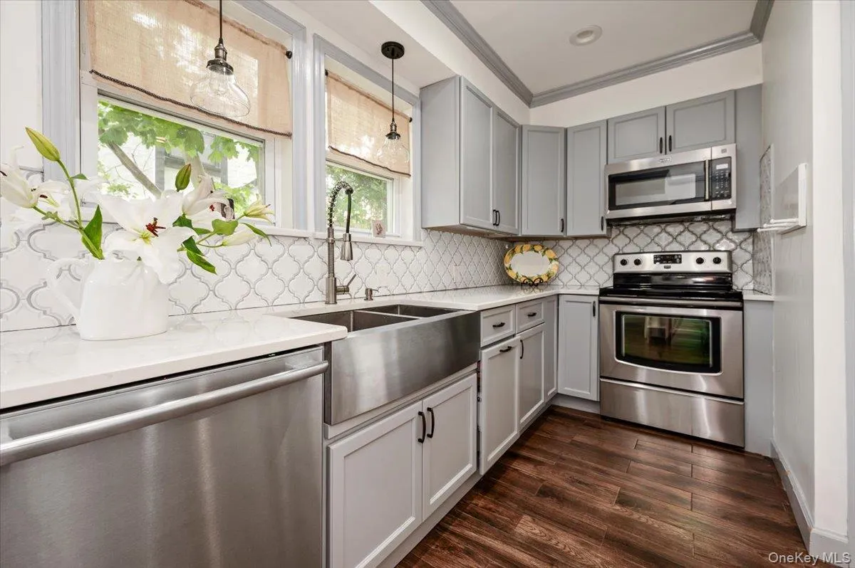 11 De Mott Avenue, Hempstead, NY, 3 Bedrooms Bedrooms, 8 Rooms Rooms,2 BathroomsBathrooms,Residential,For Rent,De Mott,0,1003423 11 De Mott Avenue, Hempstead, NY, 3 Bedrooms Bedrooms, 8 Rooms Rooms,2 BathroomsBathrooms,Residential,For Rent,De Mott,0,1003423