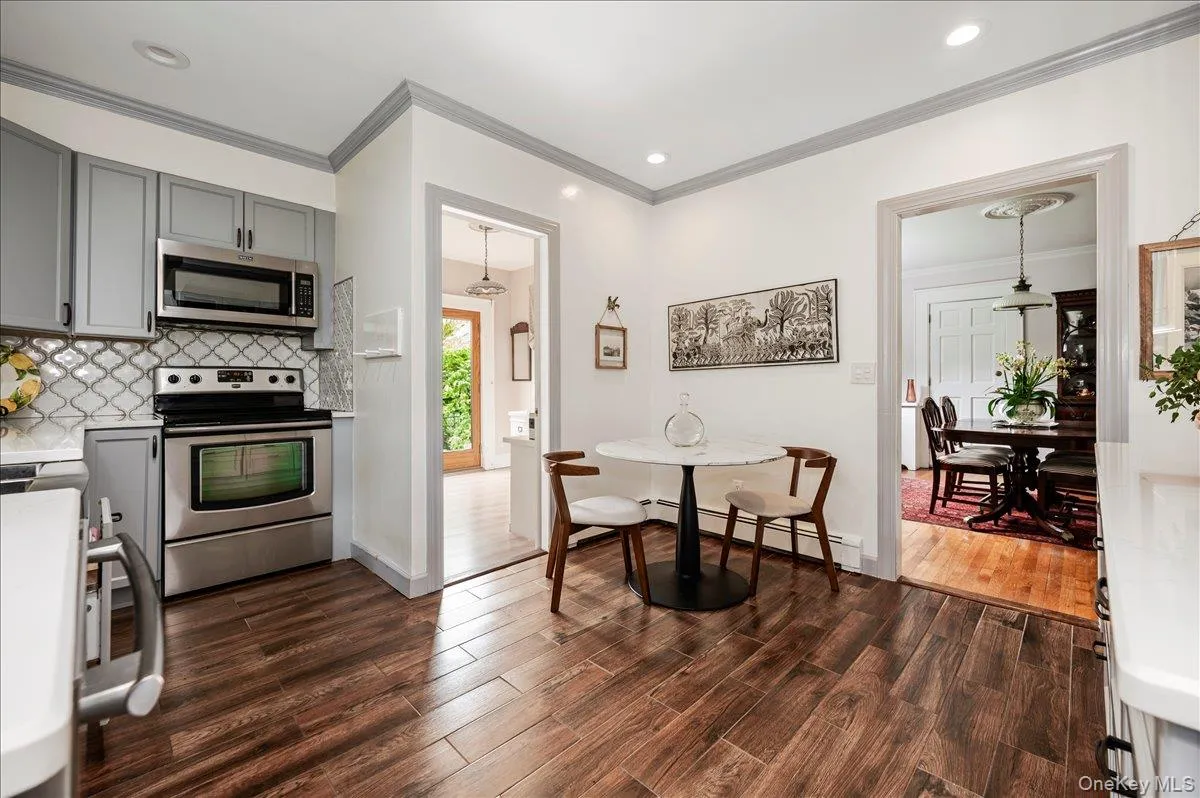 11 De Mott Avenue, Hempstead, NY, 3 Bedrooms Bedrooms, 8 Rooms Rooms,2 BathroomsBathrooms,Residential,For Rent,De Mott,0,1003423 11 De Mott Avenue, Hempstead, NY, 3 Bedrooms Bedrooms, 8 Rooms Rooms,2 BathroomsBathrooms,Residential,For Rent,De Mott,0,1003423