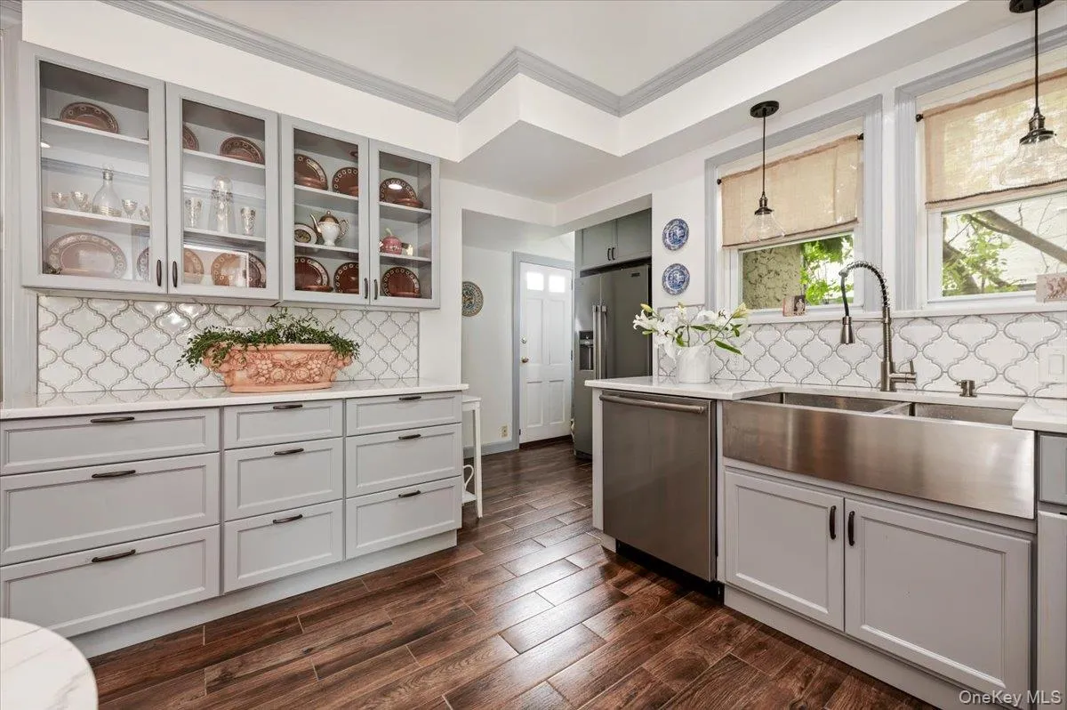 11 De Mott Avenue, Hempstead, NY, 3 Bedrooms Bedrooms, 8 Rooms Rooms,2 BathroomsBathrooms,Residential,For Rent,De Mott,0,1003423 11 De Mott Avenue, Hempstead, NY, 3 Bedrooms Bedrooms, 8 Rooms Rooms,2 BathroomsBathrooms,Residential,For Rent,De Mott,0,1003423