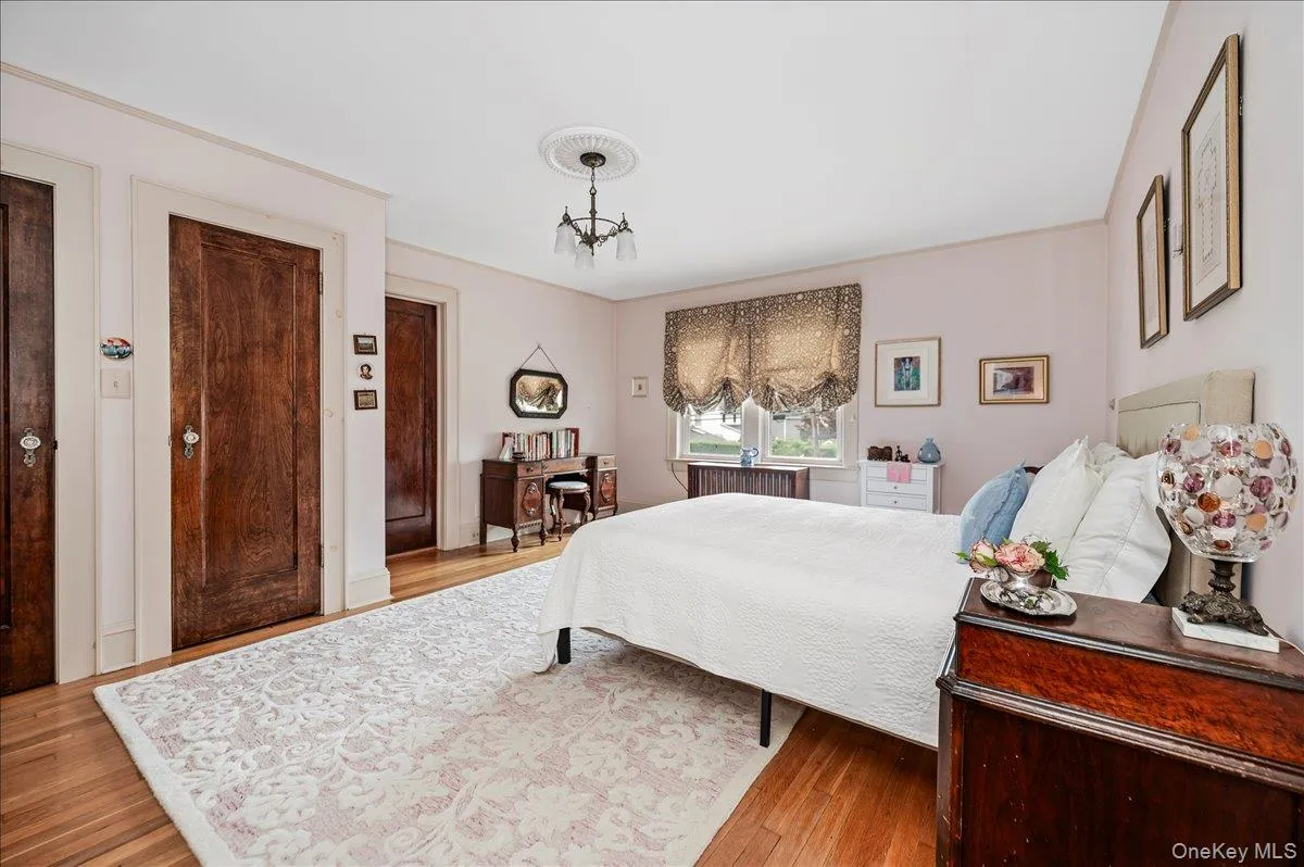 11 De Mott Avenue, Hempstead, NY, 3 Bedrooms Bedrooms, 8 Rooms Rooms,2 BathroomsBathrooms,Residential,For Rent,De Mott,0,1003423 11 De Mott Avenue, Hempstead, NY, 3 Bedrooms Bedrooms, 8 Rooms Rooms,2 BathroomsBathrooms,Residential,For Rent,De Mott,0,1003423