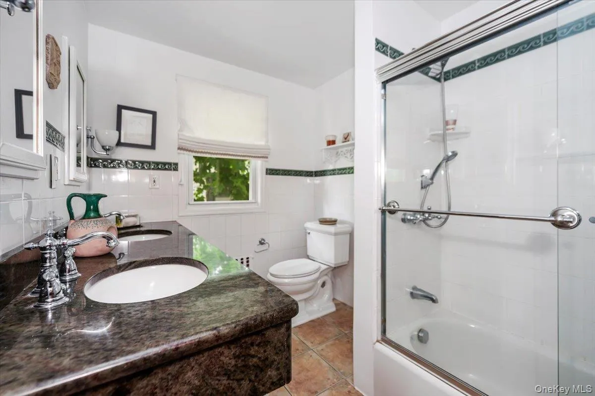11 De Mott Avenue, Hempstead, NY, 3 Bedrooms Bedrooms, 8 Rooms Rooms,2 BathroomsBathrooms,Residential,For Rent,De Mott,0,1003423 11 De Mott Avenue, Hempstead, NY, 3 Bedrooms Bedrooms, 8 Rooms Rooms,2 BathroomsBathrooms,Residential,For Rent,De Mott,0,1003423