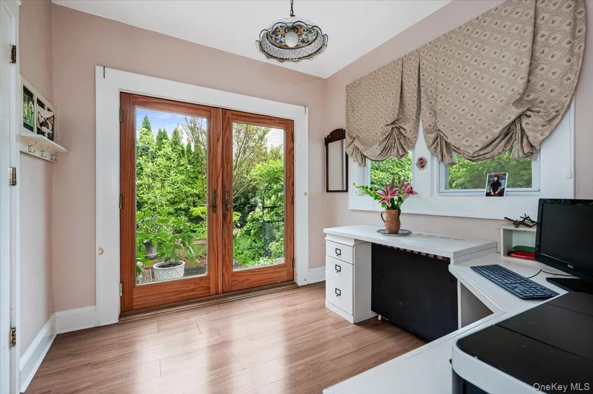 11 De Mott Avenue, Hempstead, NY, 3 Bedrooms Bedrooms, 8 Rooms Rooms,2 BathroomsBathrooms,Residential,For Rent,De Mott,0,1003423 11 De Mott Avenue, Hempstead, NY, 3 Bedrooms Bedrooms, 8 Rooms Rooms,2 BathroomsBathrooms,Residential,For Rent,De Mott,0,1003423