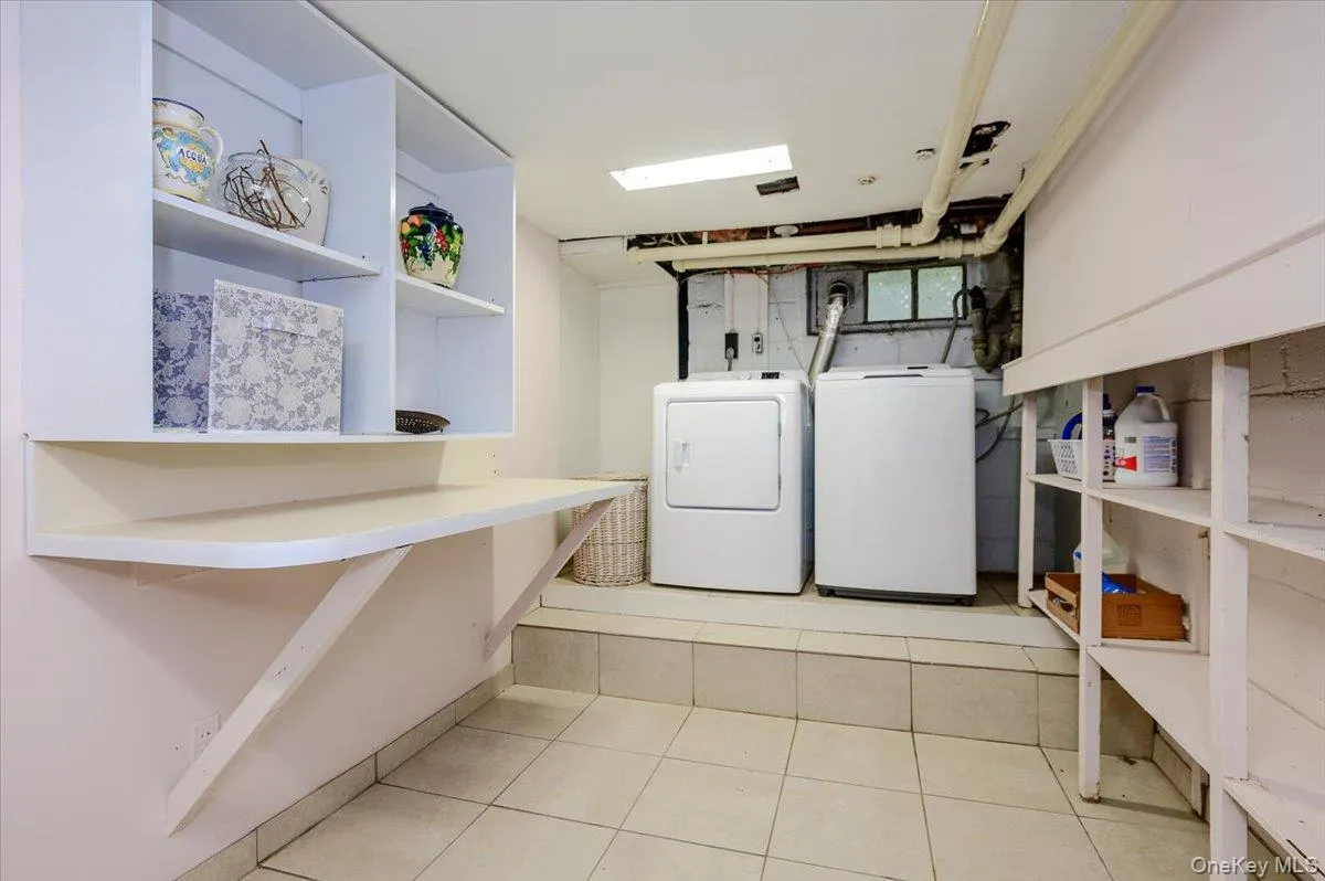 11 De Mott Avenue, Hempstead, NY, 3 Bedrooms Bedrooms, 8 Rooms Rooms,2 BathroomsBathrooms,Residential,For Rent,De Mott,0,1003423 11 De Mott Avenue, Hempstead, NY, 3 Bedrooms Bedrooms, 8 Rooms Rooms,2 BathroomsBathrooms,Residential,For Rent,De Mott,0,1003423
