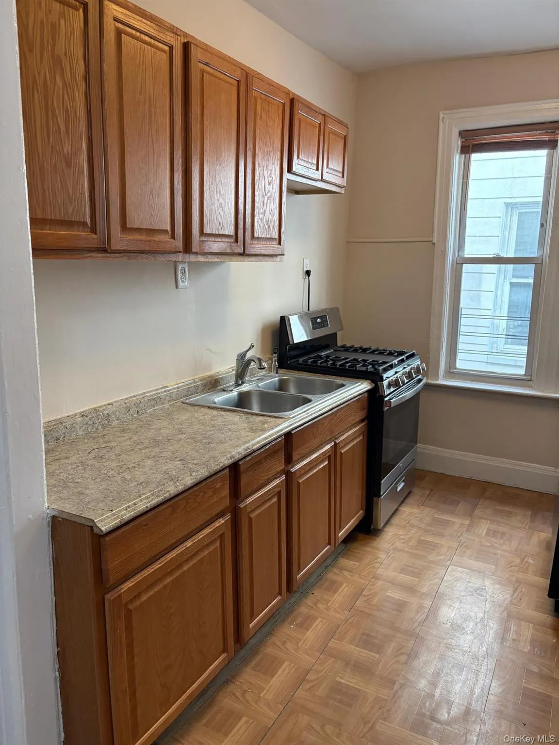 646 Commonwealth Avenue, New York, NY, 4 Bedrooms Bedrooms, 5 Rooms Rooms,1 BathroomBathrooms,Residential Lease,For Rent,Commonwealth,0,1003424 646 Commonwealth Avenue, New York, NY, 4 Bedrooms Bedrooms, 5 Rooms Rooms,1 BathroomBathrooms,Residential Lease,For Rent,Commonwealth,0,1003424