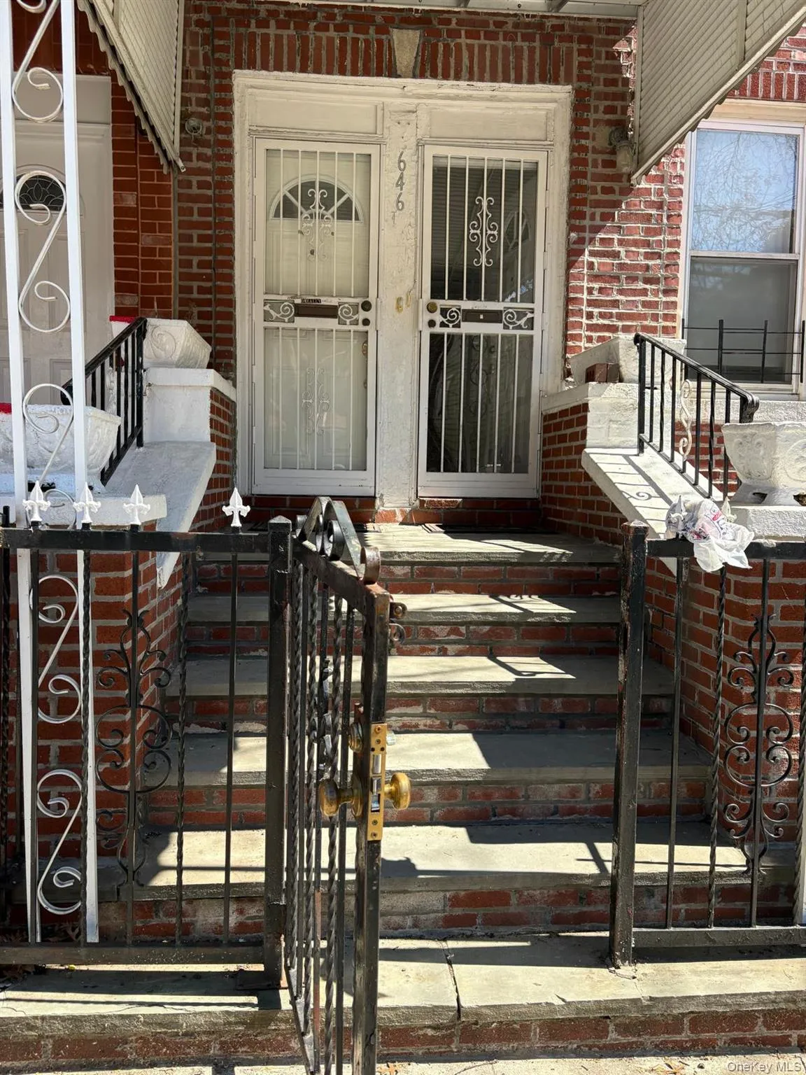 646 Commonwealth Avenue, New York, NY, 4 Bedrooms Bedrooms, 5 Rooms Rooms,1 BathroomBathrooms,Residential Lease,For Rent,Commonwealth,0,1003424 646 Commonwealth Avenue, New York, NY, 4 Bedrooms Bedrooms, 5 Rooms Rooms,1 BathroomBathrooms,Residential Lease,For Rent,Commonwealth,0,1003424