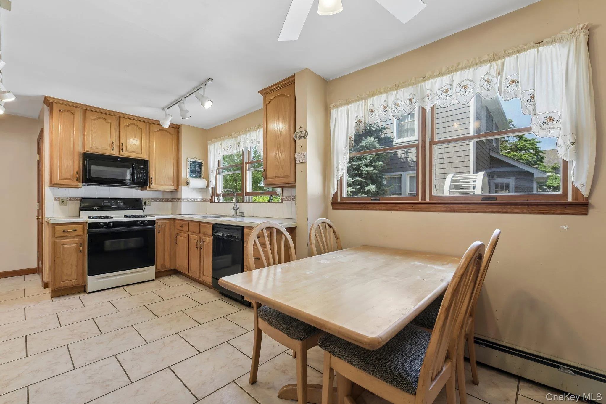 207 Forest Avenue, Hempstead, NY, 3 Bedrooms Bedrooms, 7 Rooms Rooms,2 BathroomsBathrooms,Residential,For Rent,Forest,0,1003430 207 Forest Avenue, Hempstead, NY, 3 Bedrooms Bedrooms, 7 Rooms Rooms,2 BathroomsBathrooms,Residential,For Rent,Forest,0,1003430