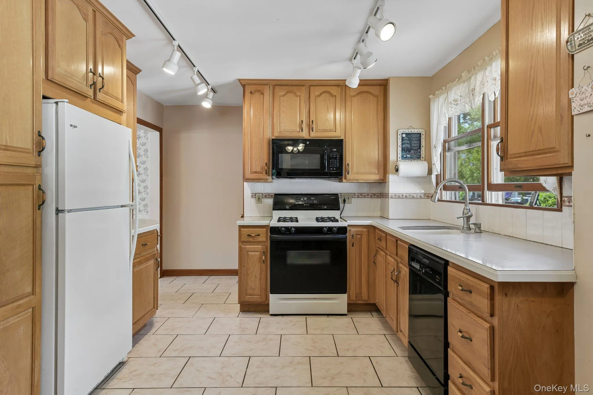 207 Forest Avenue, Hempstead, NY, 3 Bedrooms Bedrooms, 7 Rooms Rooms,2 BathroomsBathrooms,Residential,For Rent,Forest,0,1003430 207 Forest Avenue, Hempstead, NY, 3 Bedrooms Bedrooms, 7 Rooms Rooms,2 BathroomsBathrooms,Residential,For Rent,Forest,0,1003430