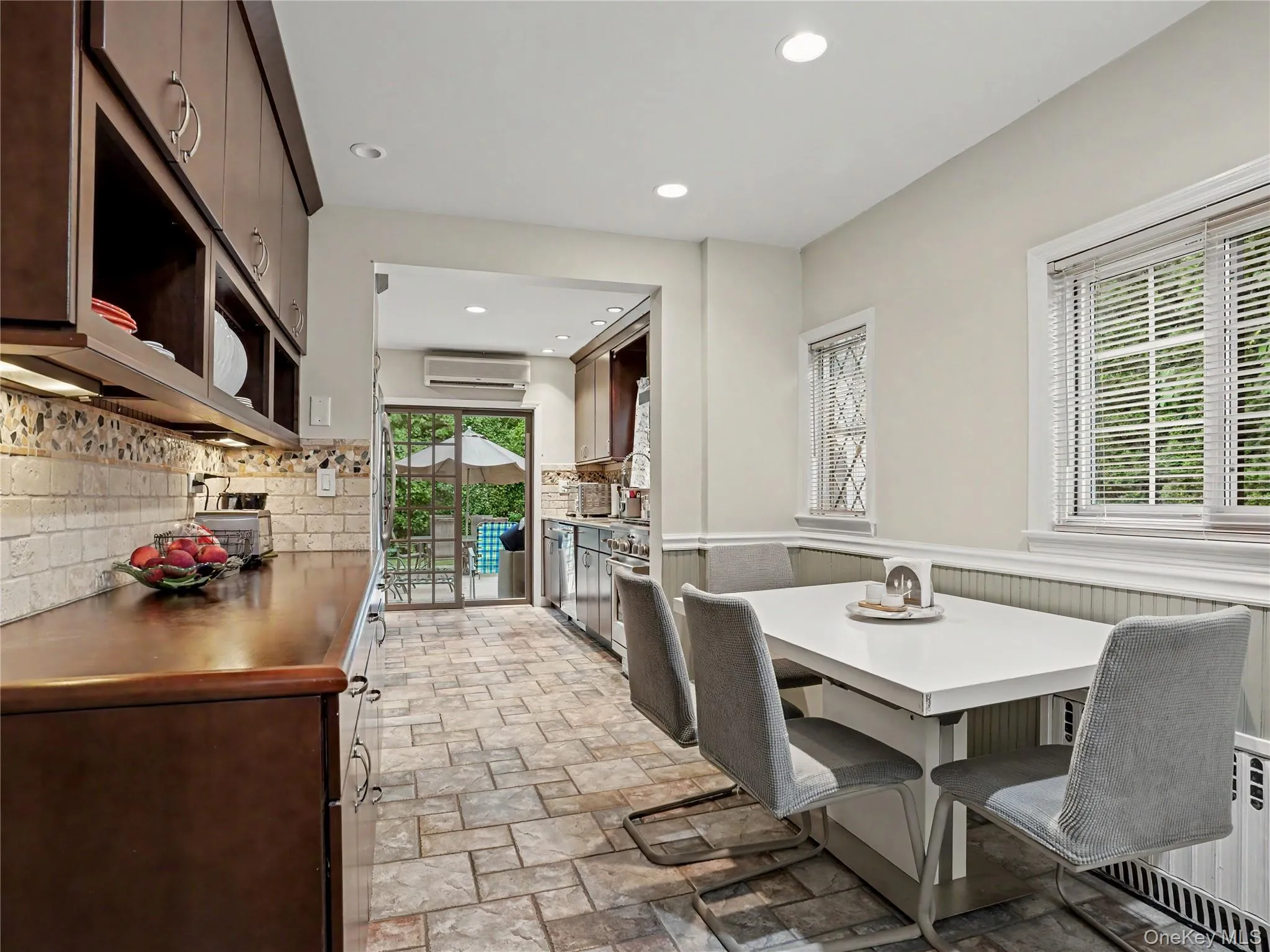 7 Huntwood Place, Mount Vernon, NY, 3 Bedrooms Bedrooms, 14 Rooms Rooms,3 BathroomsBathrooms,Residential,For Rent,Huntwood,0,KEY1003437 7 Huntwood Place, Mount Vernon, NY, 3 Bedrooms Bedrooms, 14 Rooms Rooms,3 BathroomsBathrooms,Residential,For Rent,Huntwood,0,KEY1003437