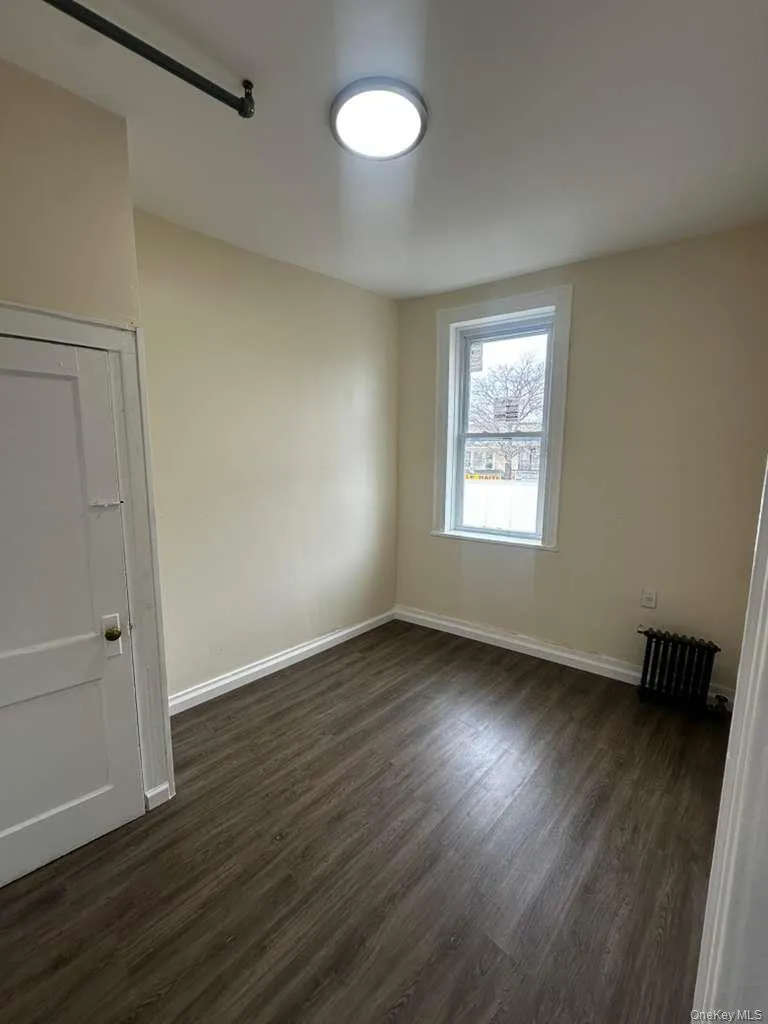 21226 Jamaica Avenue, New York, NY, 1 Bedroom Bedrooms, 3 Rooms Rooms,1 BathroomBathrooms,Residential Lease,For Rent,Jamaica,0,1003439 21226 Jamaica Avenue, New York, NY, 1 Bedroom Bedrooms, 3 Rooms Rooms,1 BathroomBathrooms,Residential Lease,For Rent,Jamaica,0,1003439