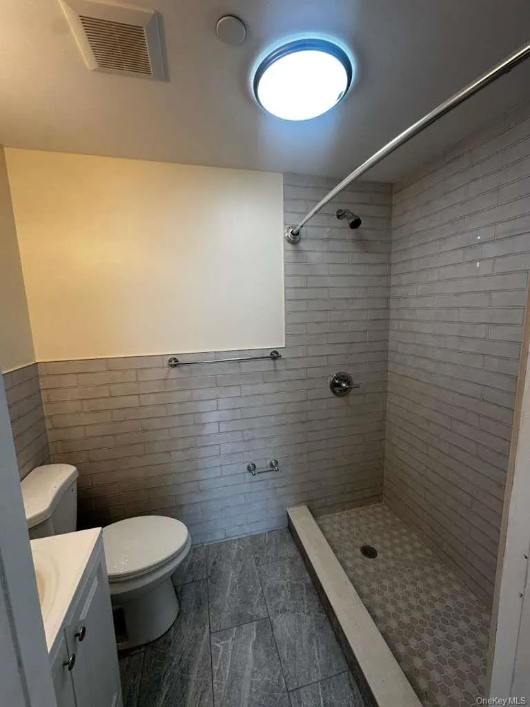 21226 Jamaica Avenue, New York, NY, 1 Bedroom Bedrooms, 3 Rooms Rooms,1 BathroomBathrooms,Residential Lease,For Rent,Jamaica,0,1003439 21226 Jamaica Avenue, New York, NY, 1 Bedroom Bedrooms, 3 Rooms Rooms,1 BathroomBathrooms,Residential Lease,For Rent,Jamaica,0,1003439