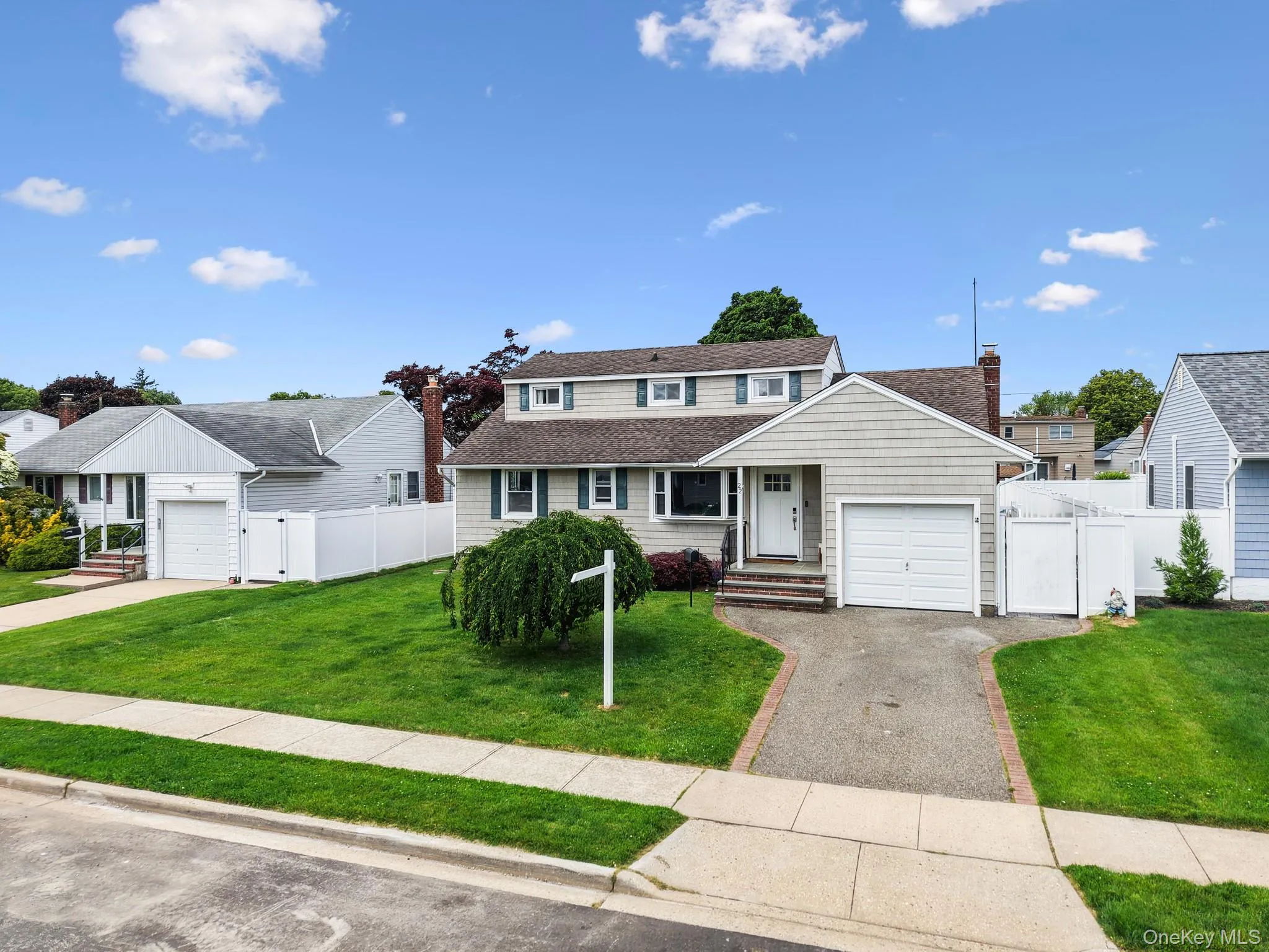 22 Scholl Drive, Oyster Bay, NY, 4 Bedrooms Bedrooms, 8 Rooms Rooms,2 BathroomsBathrooms,Residential,For Rent,Scholl,0,1003440 22 Scholl Drive, Oyster Bay, NY, 4 Bedrooms Bedrooms, 8 Rooms Rooms,2 BathroomsBathrooms,Residential,For Rent,Scholl,0,1003440