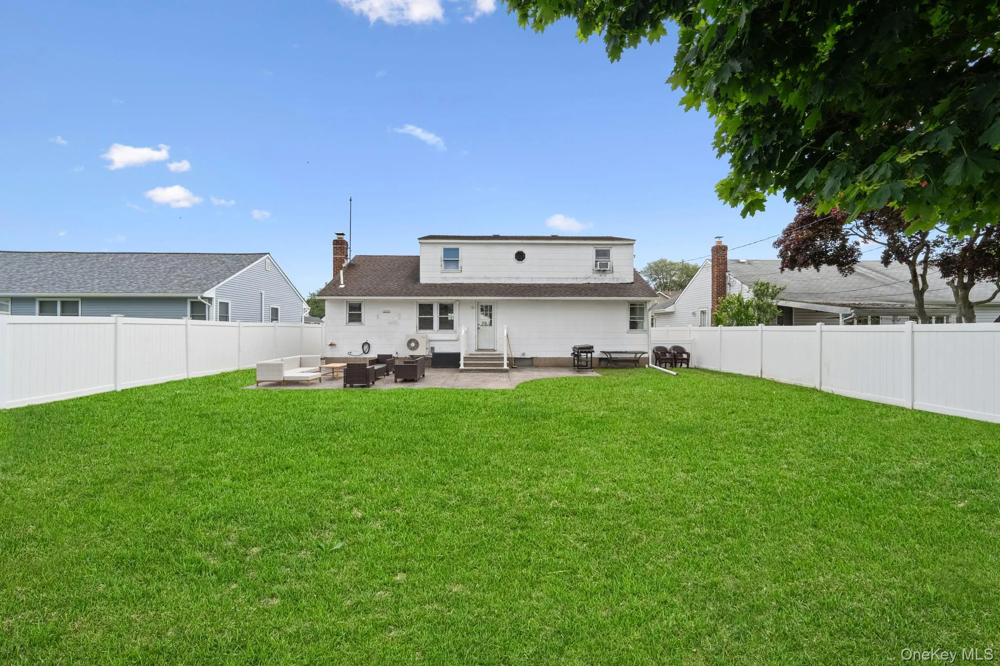 22 Scholl Drive, Oyster Bay, NY, 4 Bedrooms Bedrooms, 8 Rooms Rooms,2 BathroomsBathrooms,Residential,For Rent,Scholl,0,1003440 22 Scholl Drive, Oyster Bay, NY, 4 Bedrooms Bedrooms, 8 Rooms Rooms,2 BathroomsBathrooms,Residential,For Rent,Scholl,0,1003440
