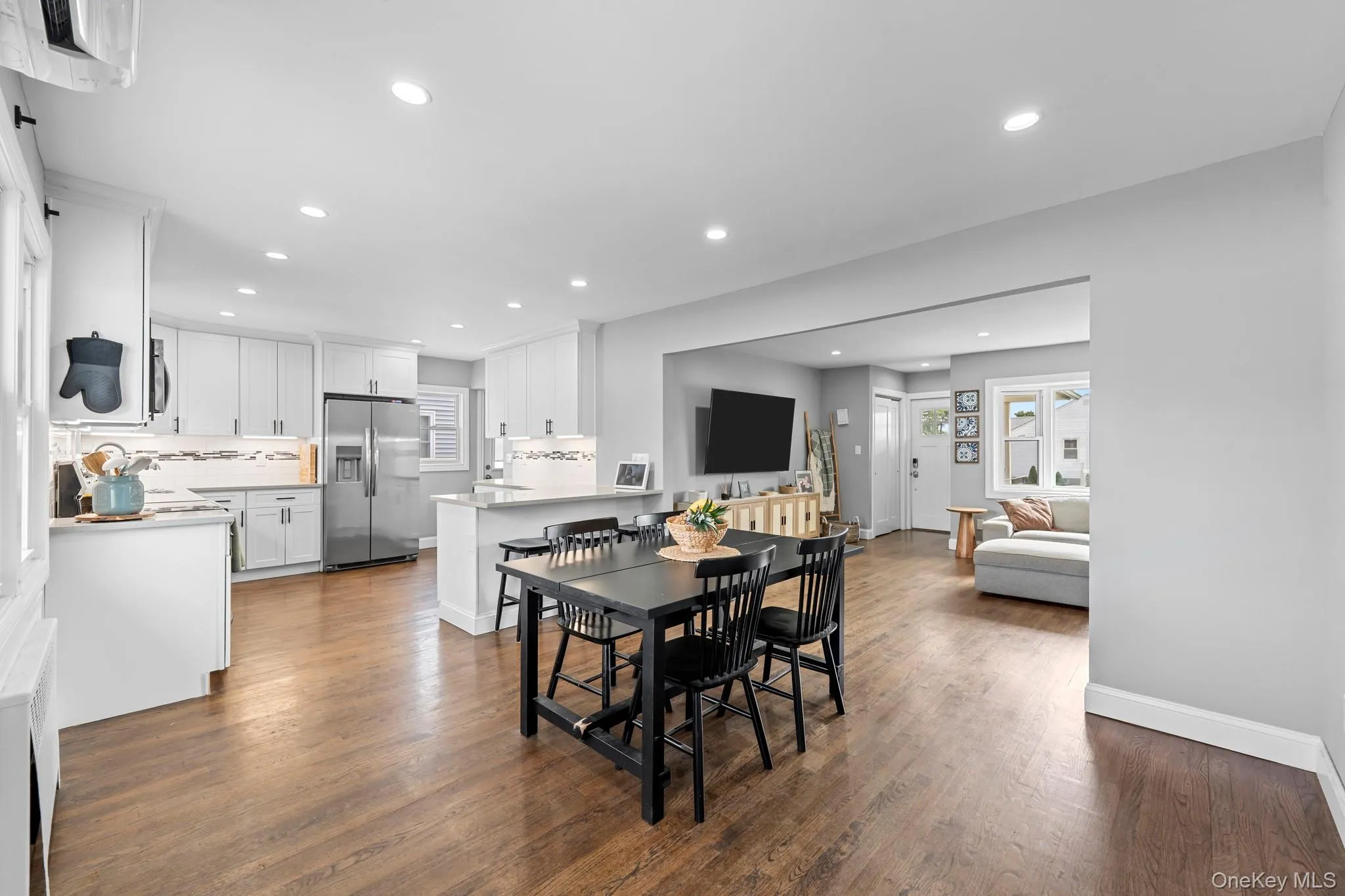 22 Scholl Drive, Oyster Bay, NY, 4 Bedrooms Bedrooms, 8 Rooms Rooms,2 BathroomsBathrooms,Residential,For Rent,Scholl,0,1003440 22 Scholl Drive, Oyster Bay, NY, 4 Bedrooms Bedrooms, 8 Rooms Rooms,2 BathroomsBathrooms,Residential,For Rent,Scholl,0,1003440