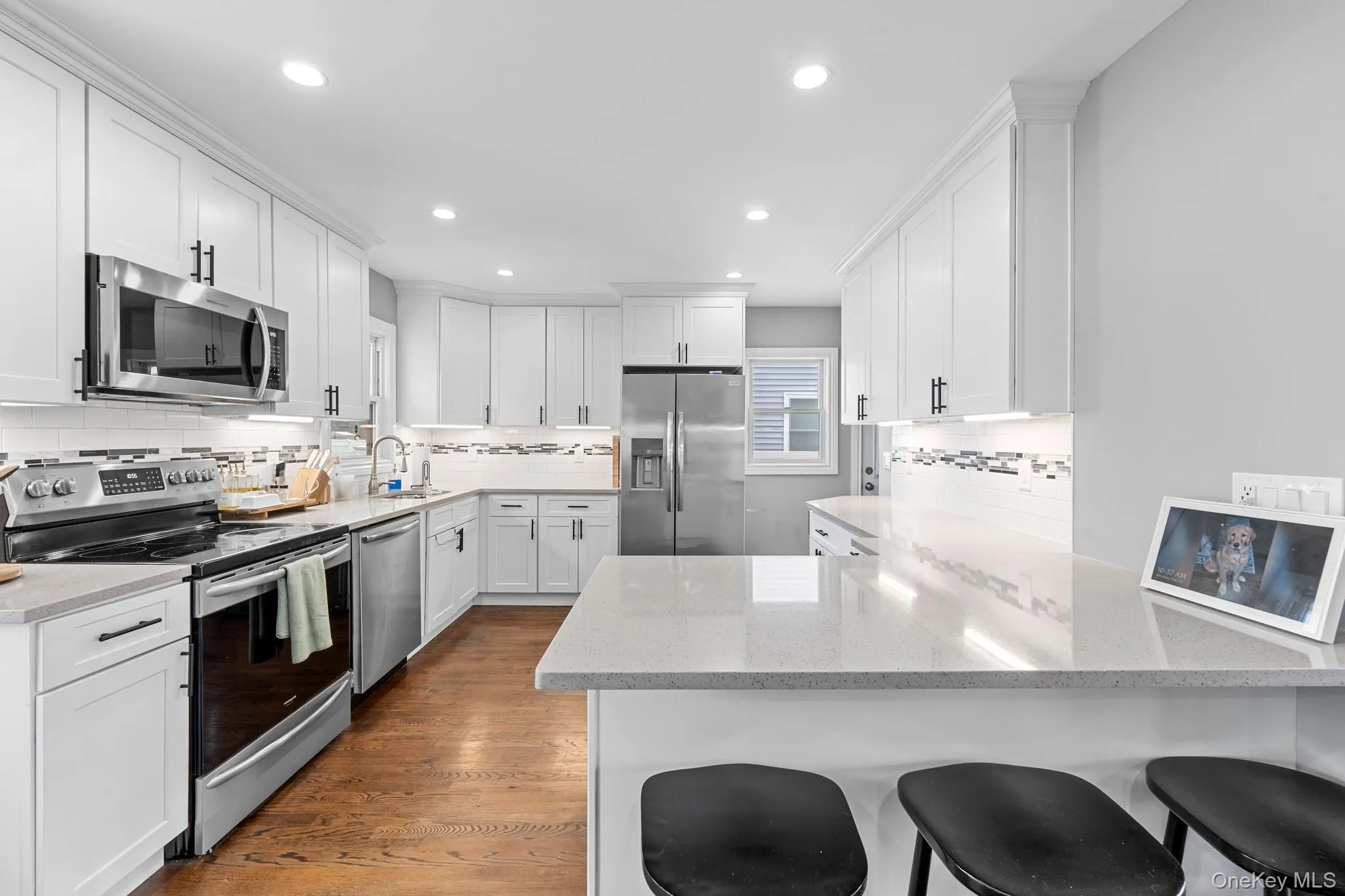 22 Scholl Drive, Oyster Bay, NY, 4 Bedrooms Bedrooms, 8 Rooms Rooms,2 BathroomsBathrooms,Residential,For Rent,Scholl,0,1003440 22 Scholl Drive, Oyster Bay, NY, 4 Bedrooms Bedrooms, 8 Rooms Rooms,2 BathroomsBathrooms,Residential,For Rent,Scholl,0,1003440