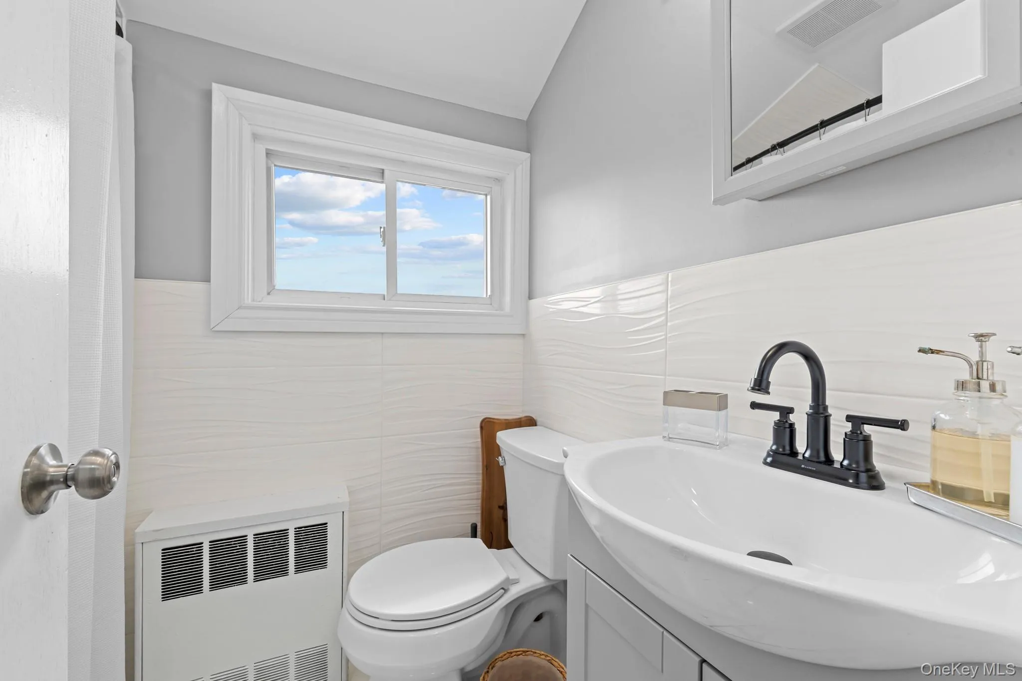 22 Scholl Drive, Oyster Bay, NY, 4 Bedrooms Bedrooms, 8 Rooms Rooms,2 BathroomsBathrooms,Residential,For Rent,Scholl,0,1003440 22 Scholl Drive, Oyster Bay, NY, 4 Bedrooms Bedrooms, 8 Rooms Rooms,2 BathroomsBathrooms,Residential,For Rent,Scholl,0,1003440
