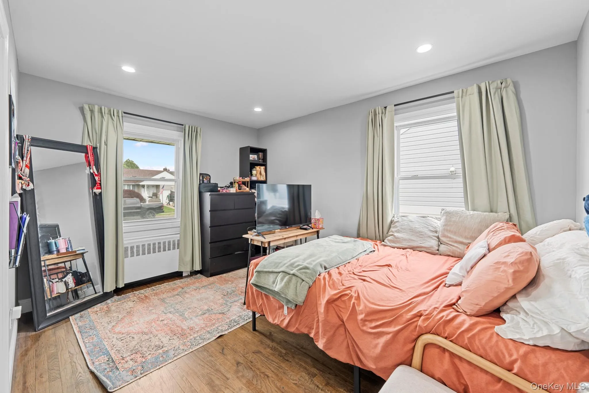 22 Scholl Drive, Oyster Bay, NY, 4 Bedrooms Bedrooms, 8 Rooms Rooms,2 BathroomsBathrooms,Residential,For Rent,Scholl,0,1003440 22 Scholl Drive, Oyster Bay, NY, 4 Bedrooms Bedrooms, 8 Rooms Rooms,2 BathroomsBathrooms,Residential,For Rent,Scholl,0,1003440