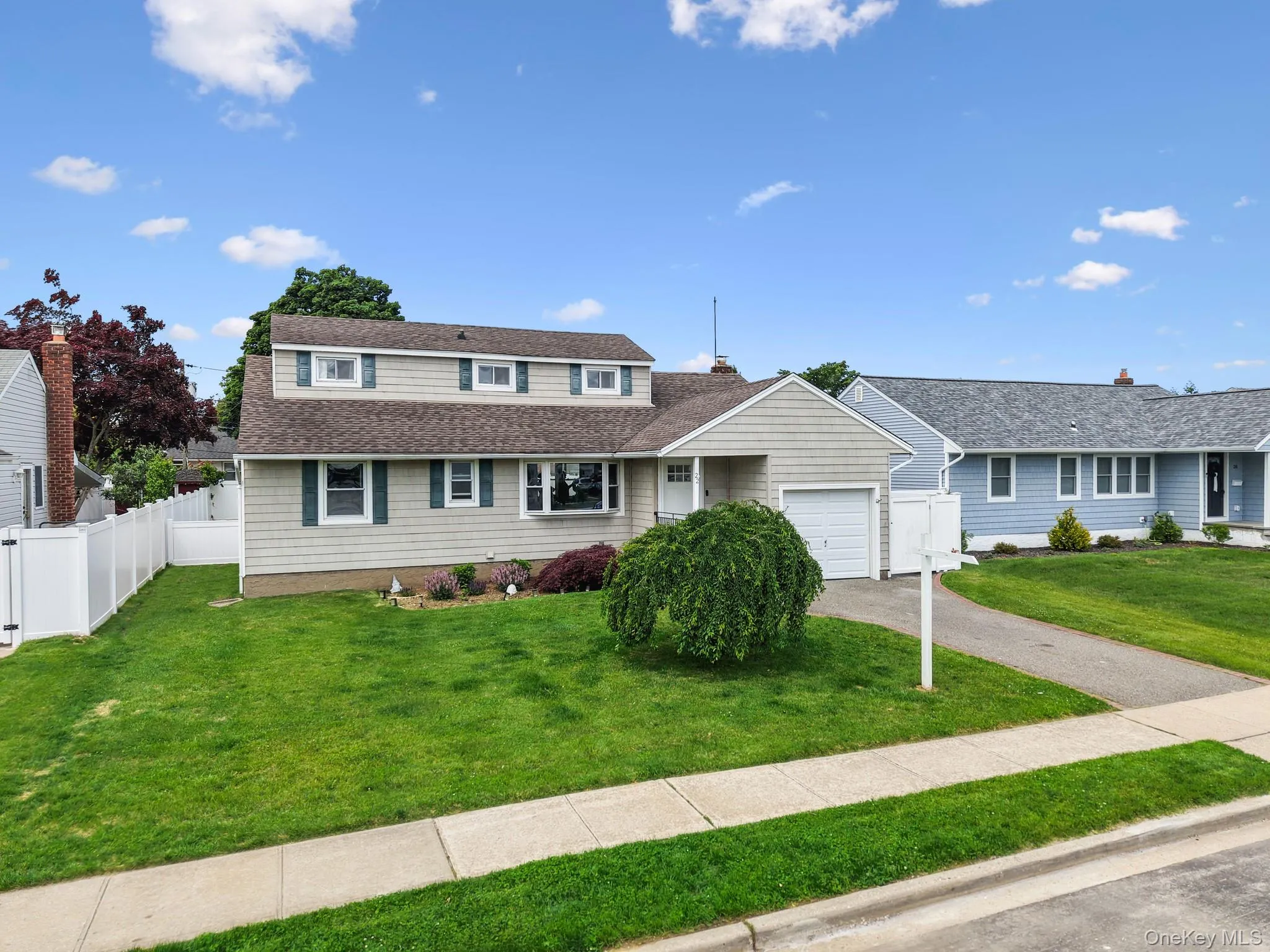 22 Scholl Drive, Oyster Bay, NY, 4 Bedrooms Bedrooms, 8 Rooms Rooms,2 BathroomsBathrooms,Residential,For Rent,Scholl,0,1003440 22 Scholl Drive, Oyster Bay, NY, 4 Bedrooms Bedrooms, 8 Rooms Rooms,2 BathroomsBathrooms,Residential,For Rent,Scholl,0,1003440