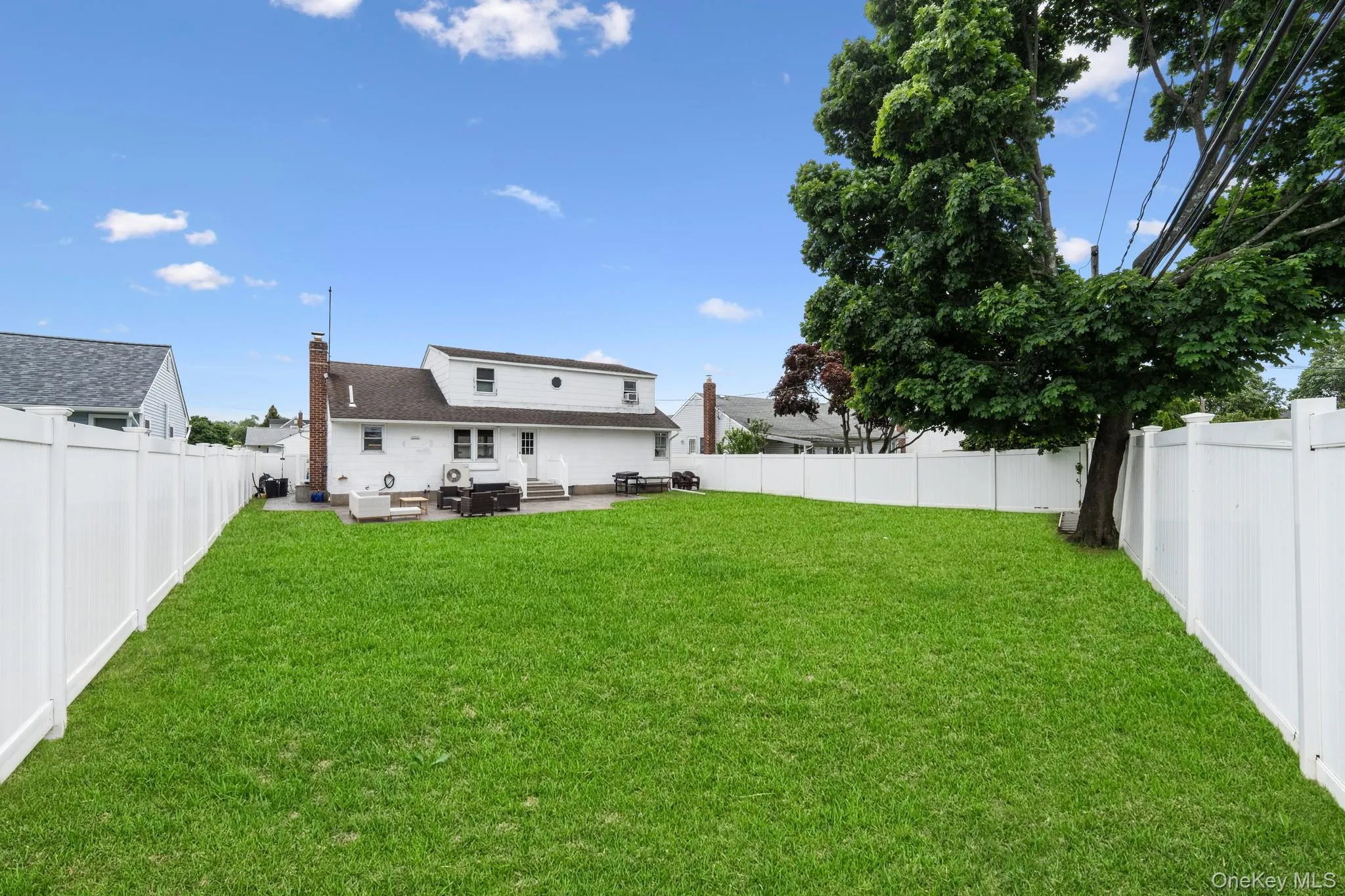 22 Scholl Drive, Oyster Bay, NY, 4 Bedrooms Bedrooms, 8 Rooms Rooms,2 BathroomsBathrooms,Residential,For Rent,Scholl,0,1003440 22 Scholl Drive, Oyster Bay, NY, 4 Bedrooms Bedrooms, 8 Rooms Rooms,2 BathroomsBathrooms,Residential,For Rent,Scholl,0,1003440