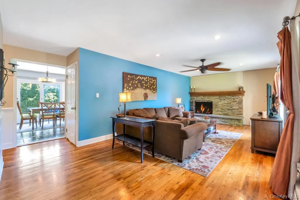 3 Woodbine Lane, Brookhaven, NY, 3 Bedrooms Bedrooms, 7 Rooms Rooms,2 BathroomsBathrooms,Residential,For Rent,Woodbine,0,1003449 3 Woodbine Lane, Brookhaven, NY, 3 Bedrooms Bedrooms, 7 Rooms Rooms,2 BathroomsBathrooms,Residential,For Rent,Woodbine,0,1003449