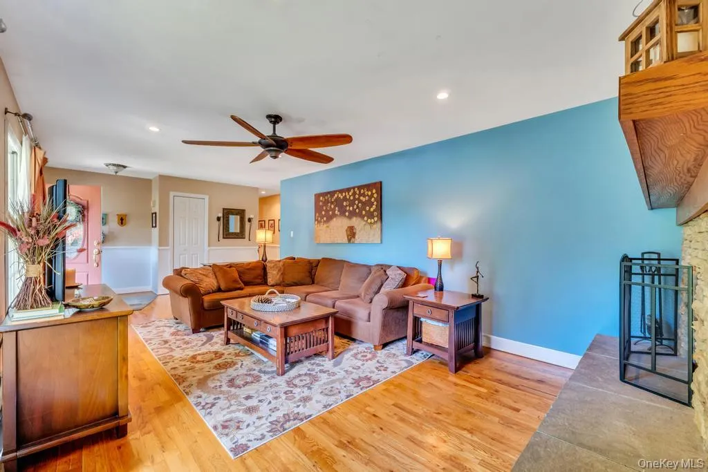 3 Woodbine Lane, Brookhaven, NY, 3 Bedrooms Bedrooms, 7 Rooms Rooms,2 BathroomsBathrooms,Residential,For Rent,Woodbine,0,1003449 3 Woodbine Lane, Brookhaven, NY, 3 Bedrooms Bedrooms, 7 Rooms Rooms,2 BathroomsBathrooms,Residential,For Rent,Woodbine,0,1003449