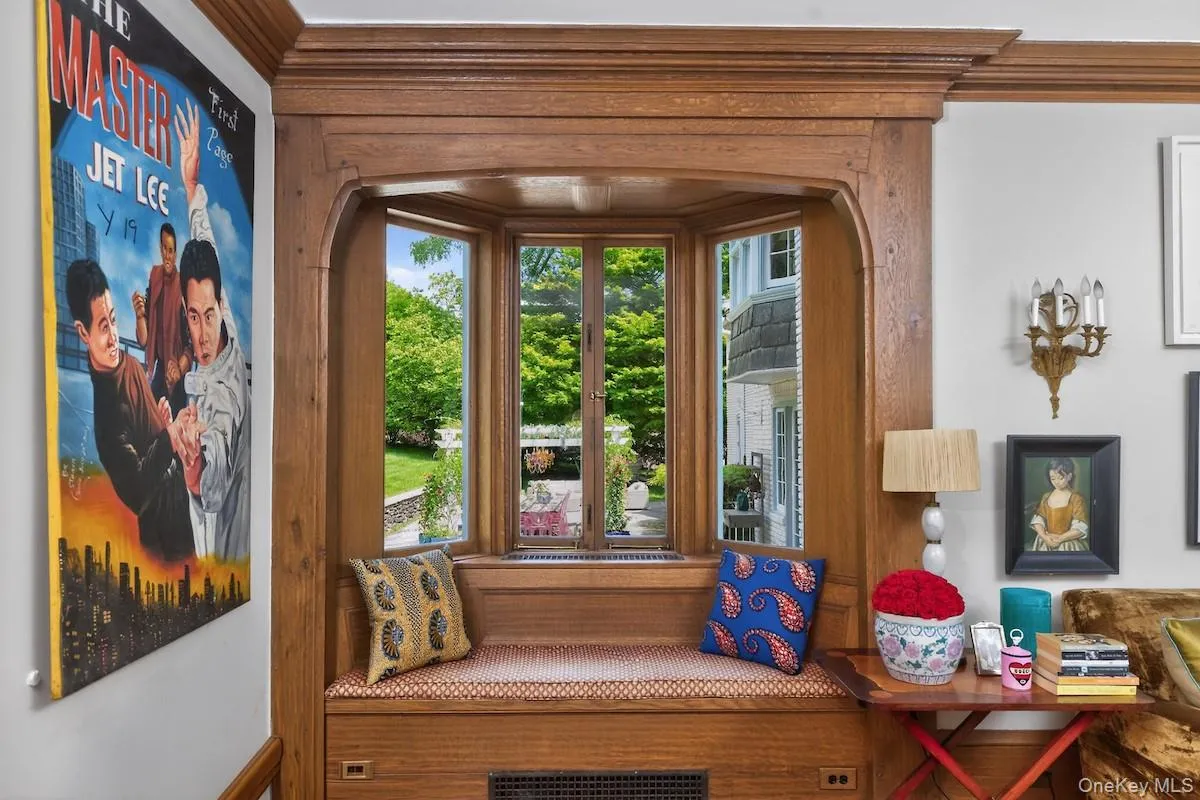 Living room bay window and window seat Living room bay window and window seat