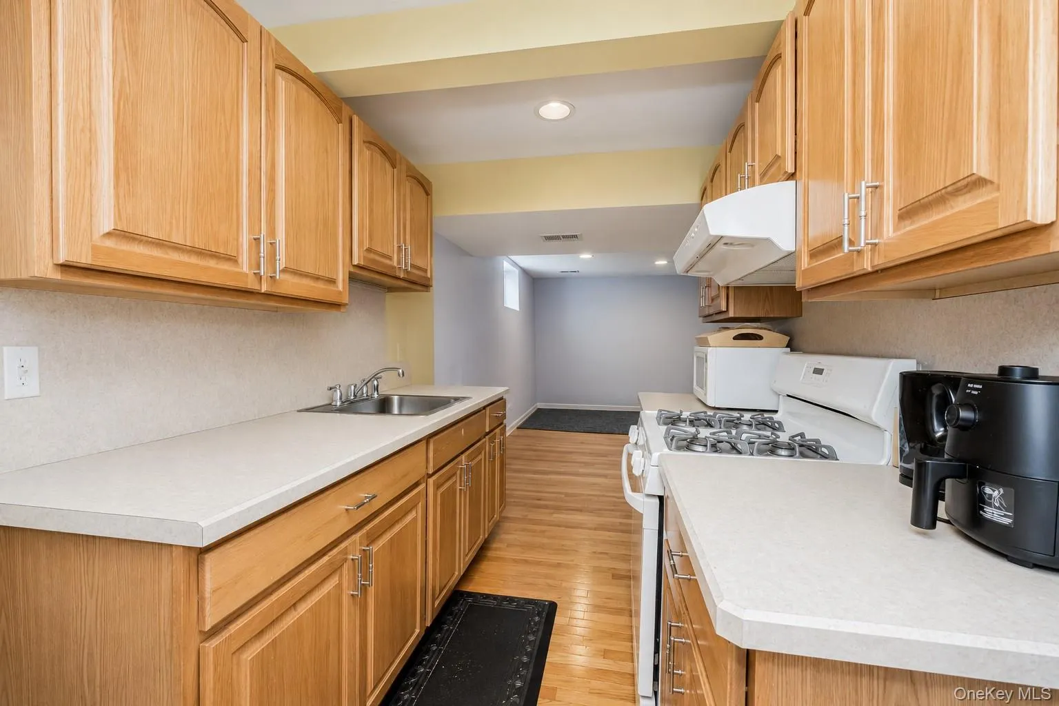 34 Putters Ct, New York, NY, 4 Bedrooms Bedrooms, 8 Rooms Rooms,3 BathroomsBathrooms,Residential,For Rent,Putters Ct,0,1003451 34 Putters Ct, New York, NY, 4 Bedrooms Bedrooms, 8 Rooms Rooms,3 BathroomsBathrooms,Residential,For Rent,Putters Ct,0,1003451