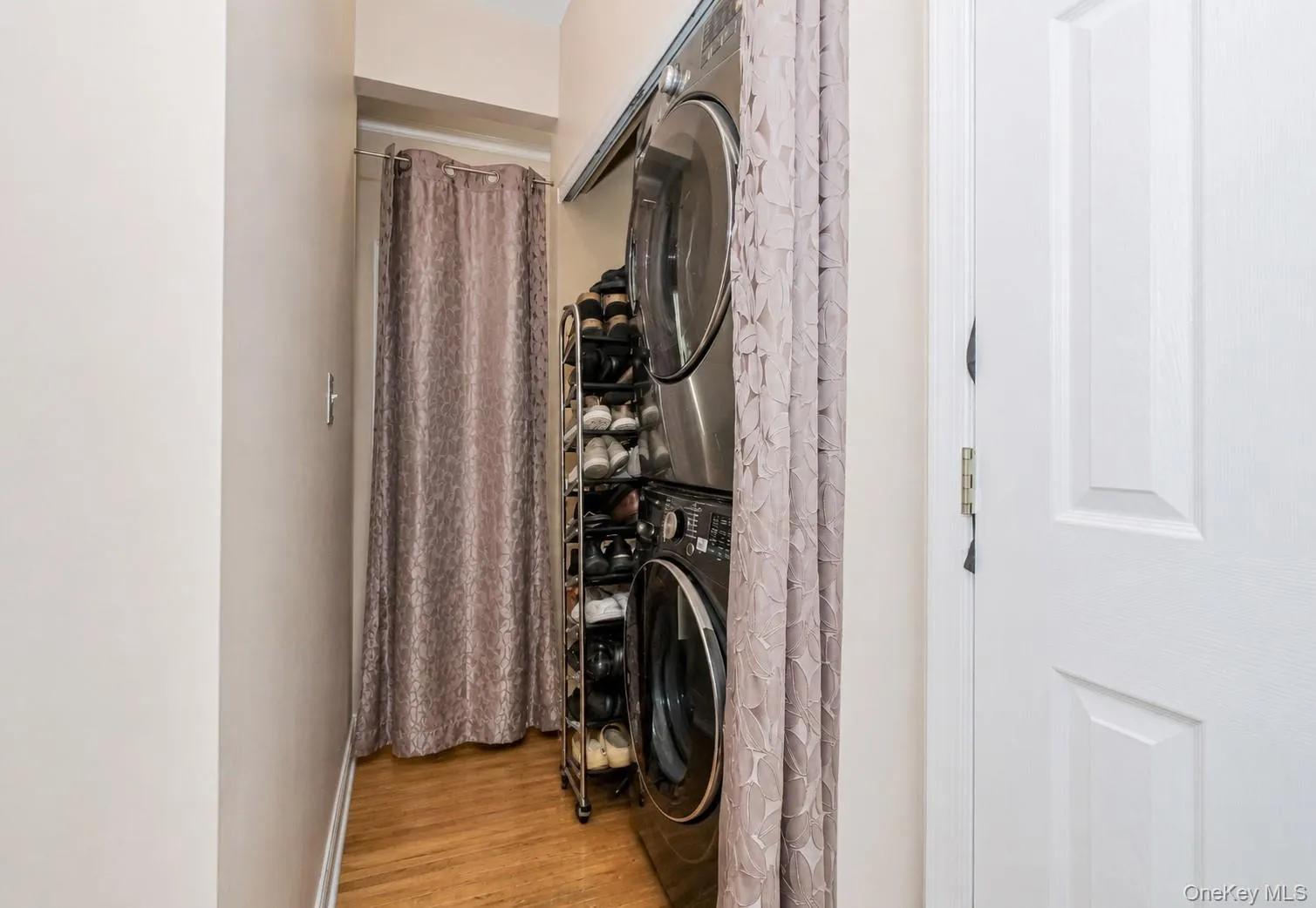 34 Putters Ct, New York, NY, 4 Bedrooms Bedrooms, 8 Rooms Rooms,3 BathroomsBathrooms,Residential,For Rent,Putters Ct,0,1003451 34 Putters Ct, New York, NY, 4 Bedrooms Bedrooms, 8 Rooms Rooms,3 BathroomsBathrooms,Residential,For Rent,Putters Ct,0,1003451