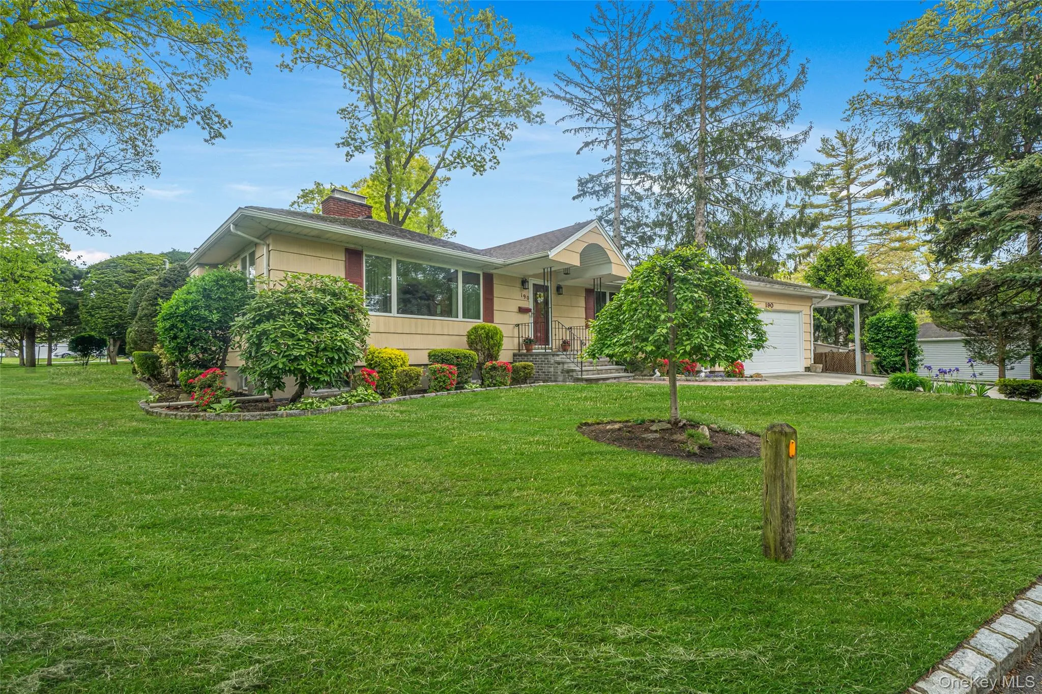 190 Lake Drive, Babylon, NY, 3 Bedrooms Bedrooms, 9 Rooms Rooms,2 BathroomsBathrooms,Residential,For Rent,Lake,0,1003453 190 Lake Drive, Babylon, NY, 3 Bedrooms Bedrooms, 9 Rooms Rooms,2 BathroomsBathrooms,Residential,For Rent,Lake,0,1003453