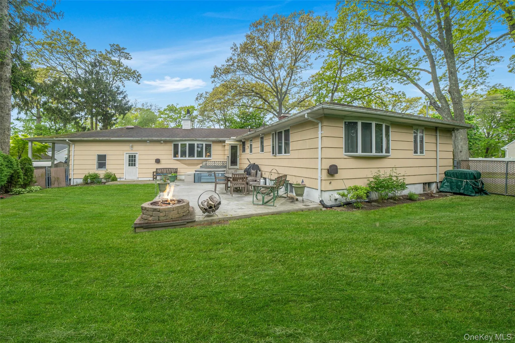 190 Lake Drive, Babylon, NY, 3 Bedrooms Bedrooms, 9 Rooms Rooms,2 BathroomsBathrooms,Residential,For Rent,Lake,0,1003453 190 Lake Drive, Babylon, NY, 3 Bedrooms Bedrooms, 9 Rooms Rooms,2 BathroomsBathrooms,Residential,For Rent,Lake,0,1003453