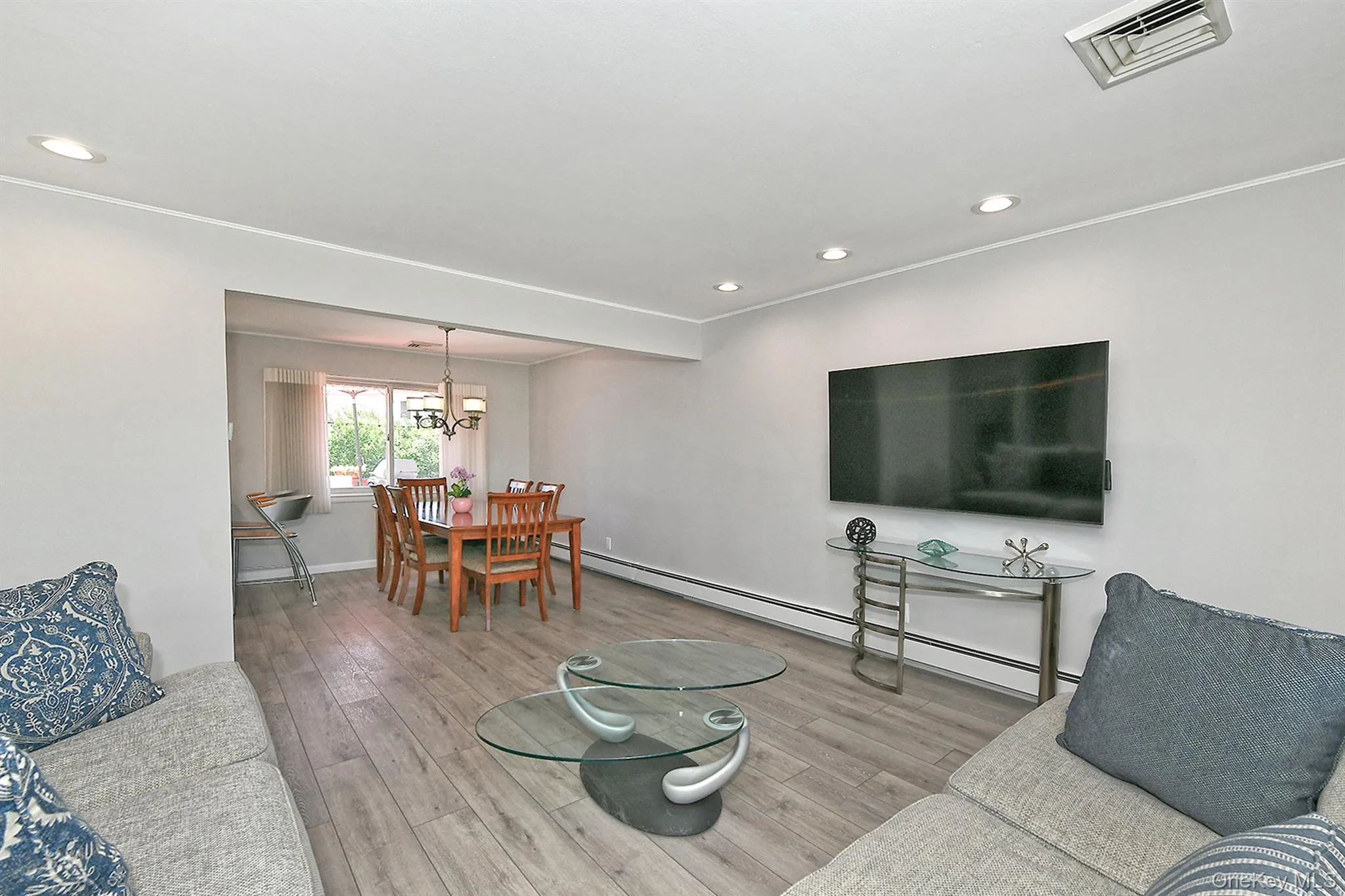 36 Lane Avenue, Oyster Bay, NY, 4 Bedrooms Bedrooms, 9 Rooms Rooms,2 BathroomsBathrooms,Residential,For Rent,Lane,0,1003459 36 Lane Avenue, Oyster Bay, NY, 4 Bedrooms Bedrooms, 9 Rooms Rooms,2 BathroomsBathrooms,Residential,For Rent,Lane,0,1003459