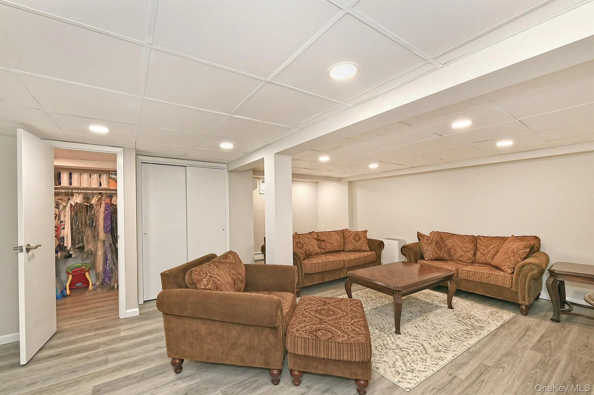 36 Lane Avenue, Oyster Bay, NY, 4 Bedrooms Bedrooms, 9 Rooms Rooms,2 BathroomsBathrooms,Residential,For Rent,Lane,0,1003459 36 Lane Avenue, Oyster Bay, NY, 4 Bedrooms Bedrooms, 9 Rooms Rooms,2 BathroomsBathrooms,Residential,For Rent,Lane,0,1003459