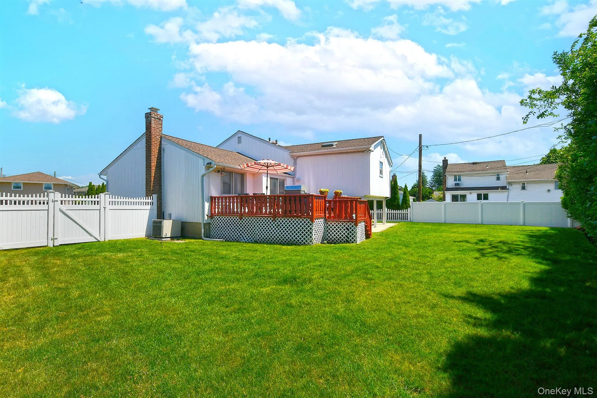 Plenty Of Room To Make This Your Dream Home! Plenty Of Room To Make This Your Dream Home!