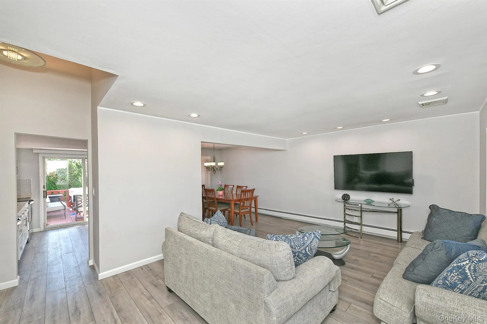 36 Lane Avenue, Oyster Bay, NY, 4 Bedrooms Bedrooms, 9 Rooms Rooms,2 BathroomsBathrooms,Residential,For Rent,Lane,0,1003459 36 Lane Avenue, Oyster Bay, NY, 4 Bedrooms Bedrooms, 9 Rooms Rooms,2 BathroomsBathrooms,Residential,For Rent,Lane,0,1003459