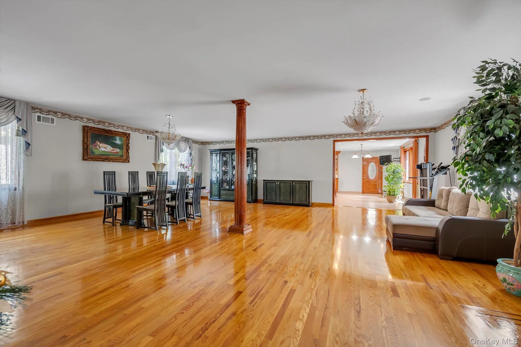 18042 Aberdeen Road, New York, NY, 3 Bedrooms Bedrooms, 6 Rooms Rooms,3 BathroomsBathrooms,Residential,For Rent,Aberdeen,0,1003462 18042 Aberdeen Road, New York, NY, 3 Bedrooms Bedrooms, 6 Rooms Rooms,3 BathroomsBathrooms,Residential,For Rent,Aberdeen,0,1003462
