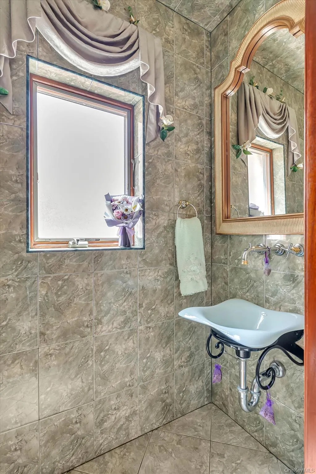18042 Aberdeen Road, New York, NY, 3 Bedrooms Bedrooms, 6 Rooms Rooms,3 BathroomsBathrooms,Residential,For Rent,Aberdeen,0,1003462 18042 Aberdeen Road, New York, NY, 3 Bedrooms Bedrooms, 6 Rooms Rooms,3 BathroomsBathrooms,Residential,For Rent,Aberdeen,0,1003462