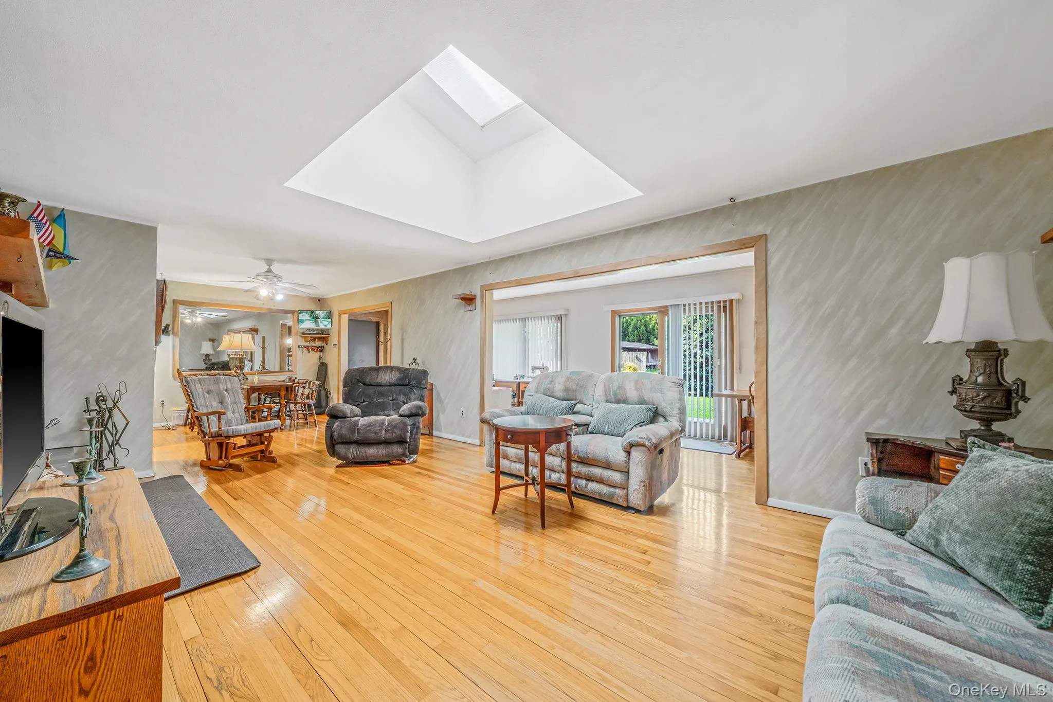 280 Deforest Road, Huntington, NY, 3 Bedrooms Bedrooms, 8 Rooms Rooms,2 BathroomsBathrooms,Residential,For Rent,Deforest,0,1003463 280 Deforest Road, Huntington, NY, 3 Bedrooms Bedrooms, 8 Rooms Rooms,2 BathroomsBathrooms,Residential,For Rent,Deforest,0,1003463