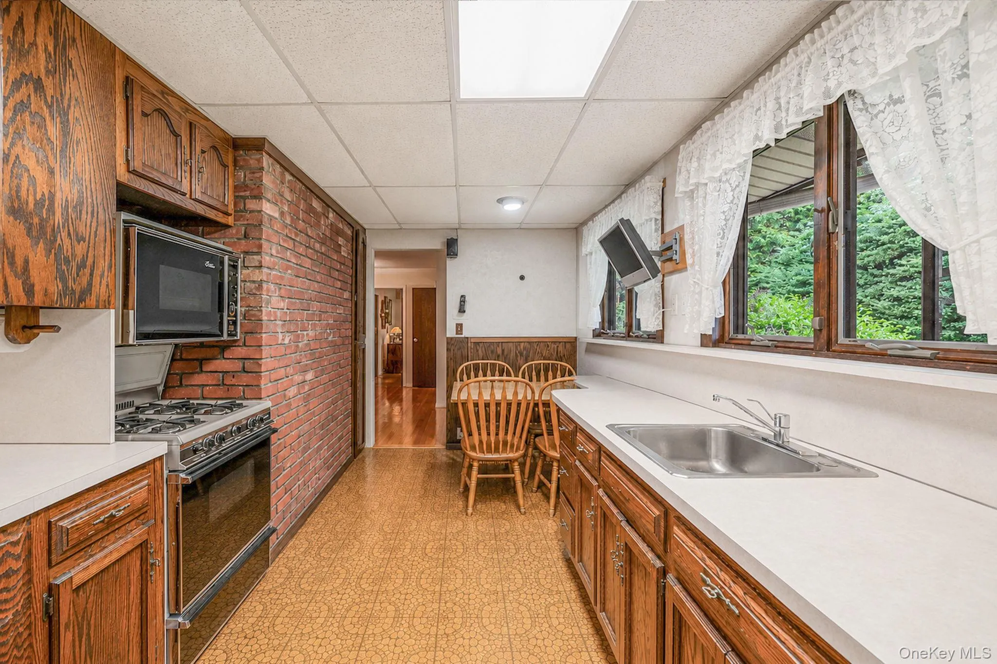 280 Deforest Road, Huntington, NY, 3 Bedrooms Bedrooms, 8 Rooms Rooms,2 BathroomsBathrooms,Residential,For Rent,Deforest,0,1003463 280 Deforest Road, Huntington, NY, 3 Bedrooms Bedrooms, 8 Rooms Rooms,2 BathroomsBathrooms,Residential,For Rent,Deforest,0,1003463