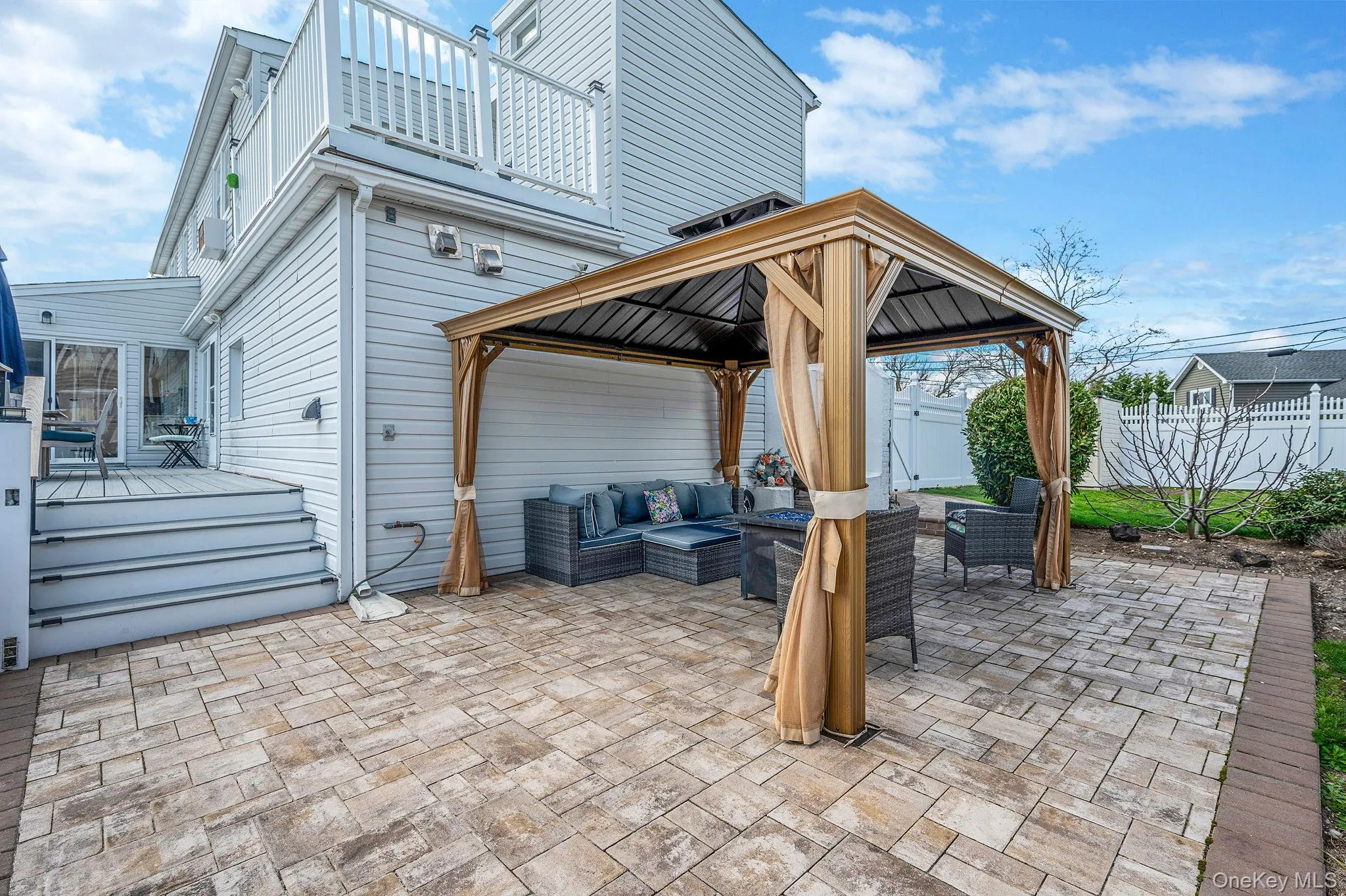 2 Sutton Place, Oyster Bay, NY, 4 Bedrooms Bedrooms, 8 Rooms Rooms,3 BathroomsBathrooms,Residential,For Rent,Sutton,0,1003464 2 Sutton Place, Oyster Bay, NY, 4 Bedrooms Bedrooms, 8 Rooms Rooms,3 BathroomsBathrooms,Residential,For Rent,Sutton,0,1003464