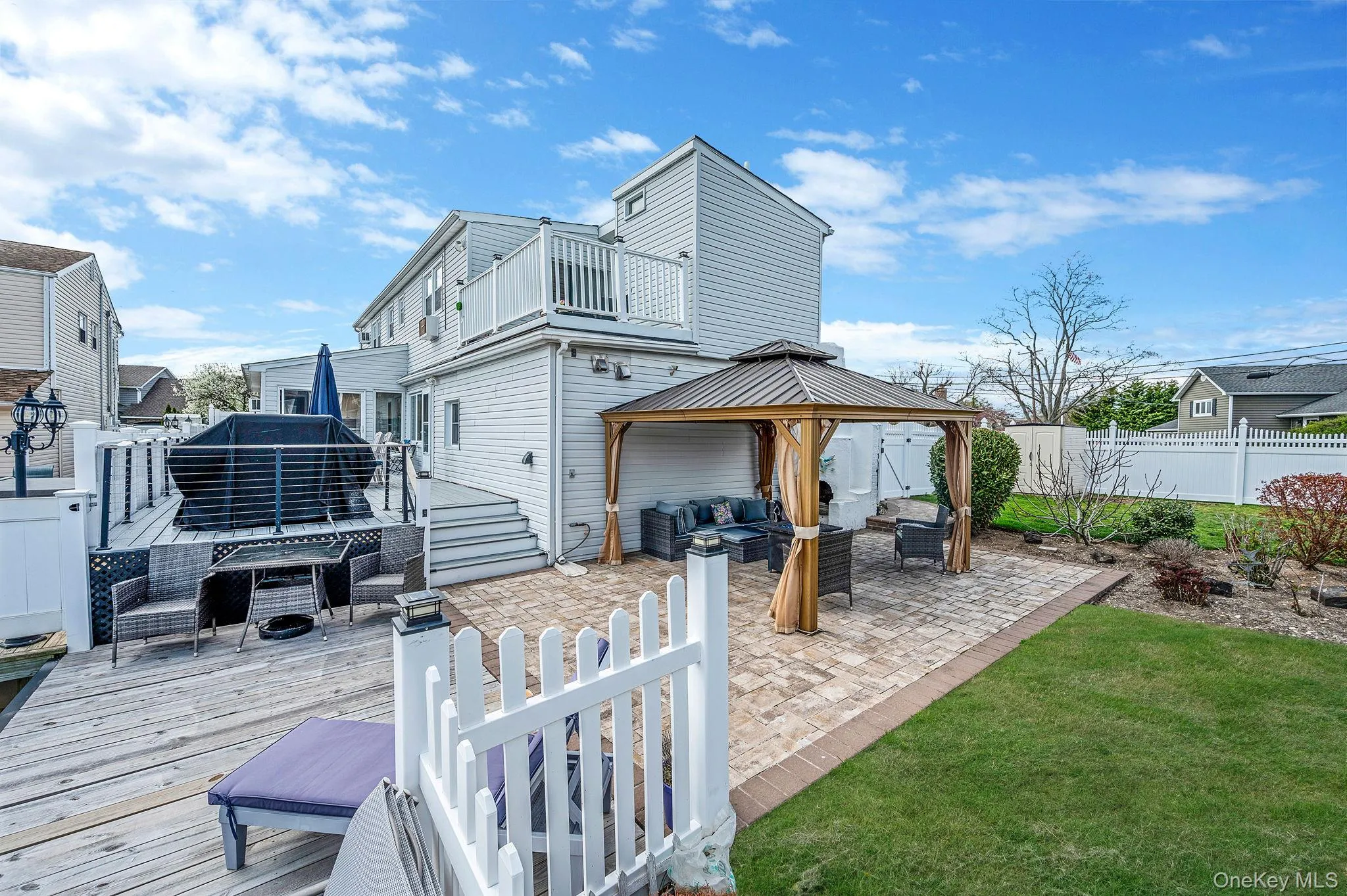 2 Sutton Place, Oyster Bay, NY, 4 Bedrooms Bedrooms, 8 Rooms Rooms,3 BathroomsBathrooms,Residential,For Rent,Sutton,0,1003464 2 Sutton Place, Oyster Bay, NY, 4 Bedrooms Bedrooms, 8 Rooms Rooms,3 BathroomsBathrooms,Residential,For Rent,Sutton,0,1003464