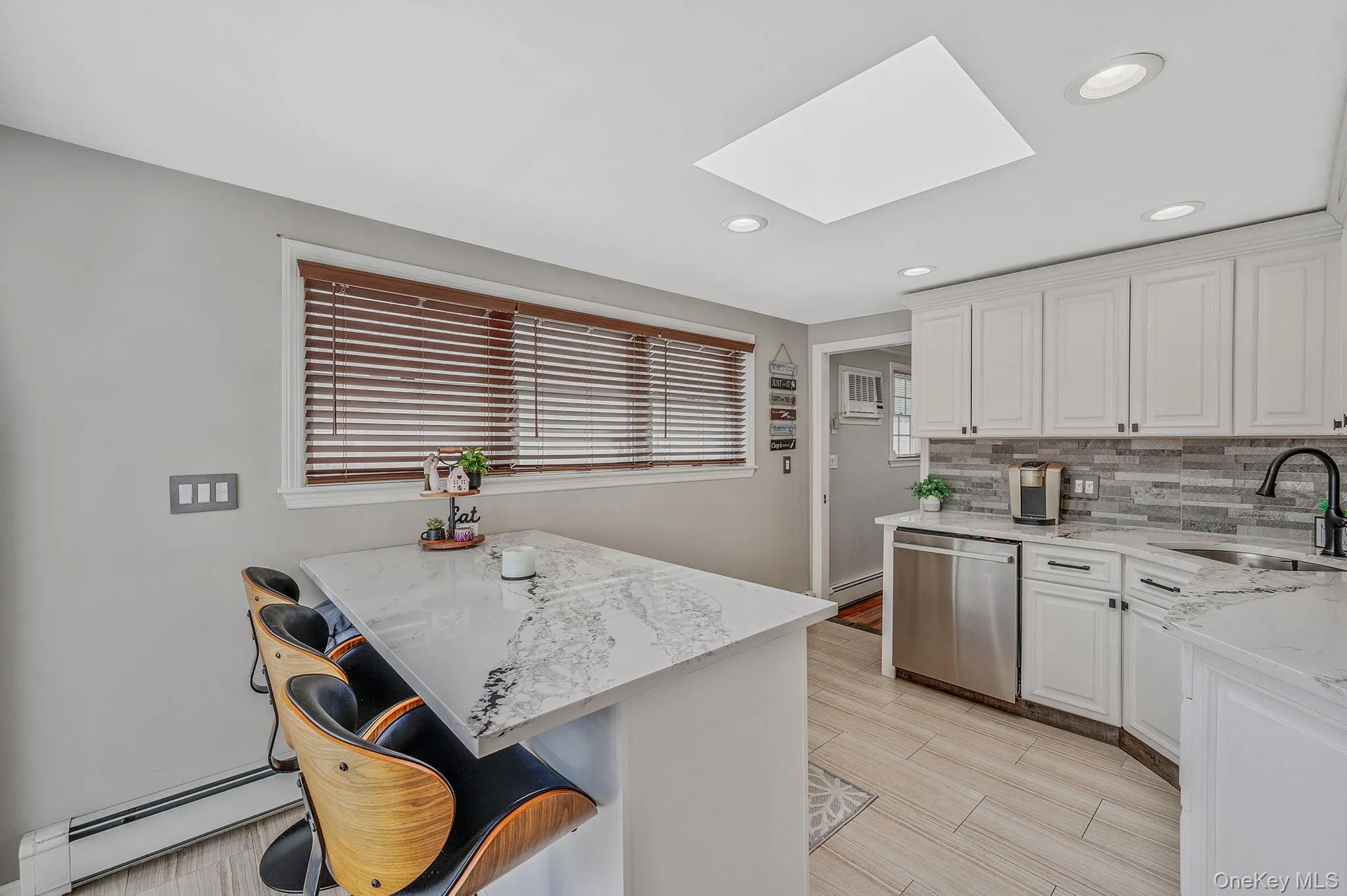 2 Sutton Place, Oyster Bay, NY, 4 Bedrooms Bedrooms, 8 Rooms Rooms,3 BathroomsBathrooms,Residential,For Rent,Sutton,0,1003464 2 Sutton Place, Oyster Bay, NY, 4 Bedrooms Bedrooms, 8 Rooms Rooms,3 BathroomsBathrooms,Residential,For Rent,Sutton,0,1003464