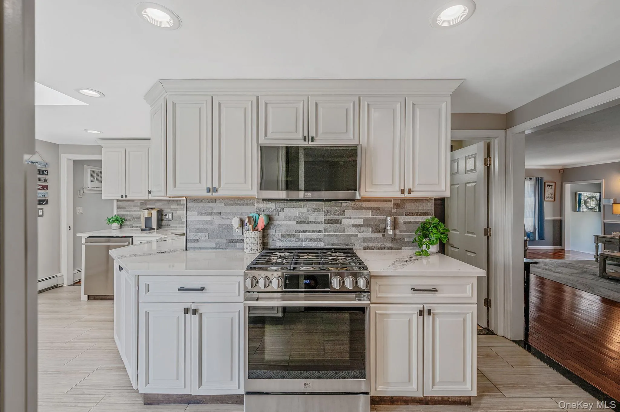 2 Sutton Place, Oyster Bay, NY, 4 Bedrooms Bedrooms, 8 Rooms Rooms,3 BathroomsBathrooms,Residential,For Rent,Sutton,0,1003464 2 Sutton Place, Oyster Bay, NY, 4 Bedrooms Bedrooms, 8 Rooms Rooms,3 BathroomsBathrooms,Residential,For Rent,Sutton,0,1003464