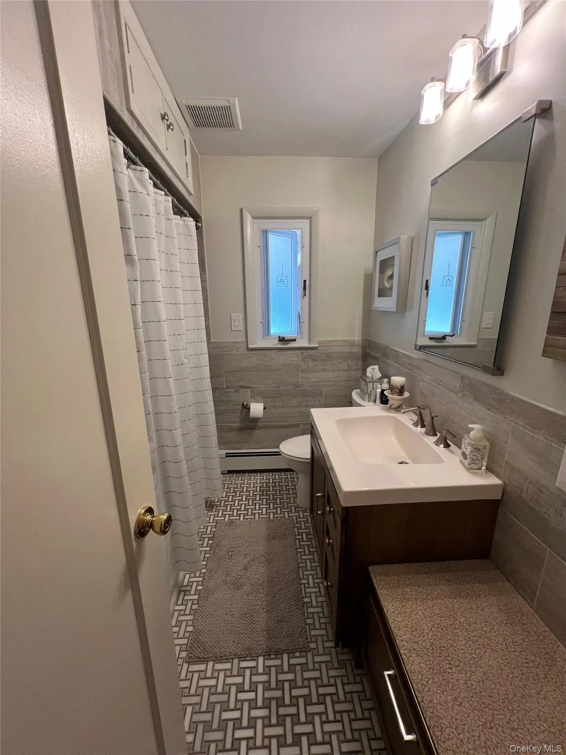 317 Herbert Place, Oyster Bay, NY, 4 Bedrooms Bedrooms, 9 Rooms Rooms,1 BathroomBathrooms,Residential,For Rent,Herbert,0,1003465 317 Herbert Place, Oyster Bay, NY, 4 Bedrooms Bedrooms, 9 Rooms Rooms,1 BathroomBathrooms,Residential,For Rent,Herbert,0,1003465