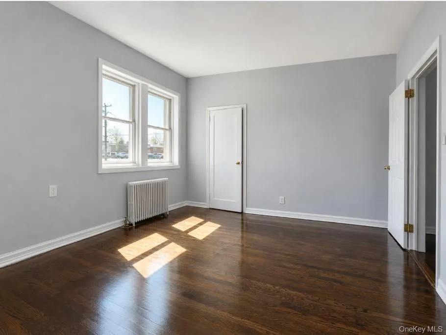 36 Hillside Avenue, North Hempstead, NY, 1 Bedroom Bedrooms, 4 Rooms Rooms,1 BathroomBathrooms,Residential Lease,For Rent,Hillside,0,1003468 36 Hillside Avenue, North Hempstead, NY, 1 Bedroom Bedrooms, 4 Rooms Rooms,1 BathroomBathrooms,Residential Lease,For Rent,Hillside,0,1003468