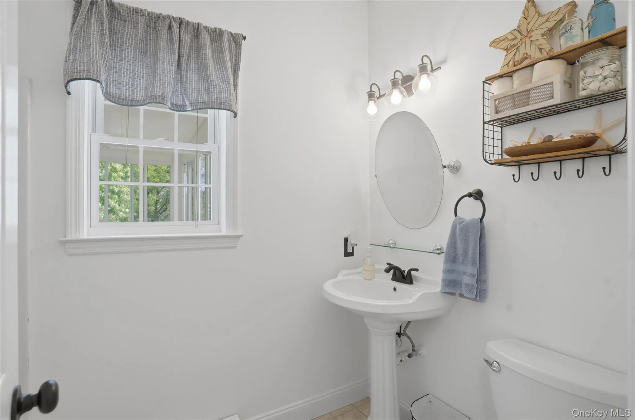 161 West Street, Warwick (town), NY, 5 Bedrooms Bedrooms, 11 Rooms Rooms,3 BathroomsBathrooms,Residential,For Rent,West,0,1003476 161 West Street, Warwick (town), NY, 5 Bedrooms Bedrooms, 11 Rooms Rooms,3 BathroomsBathrooms,Residential,For Rent,West,0,1003476