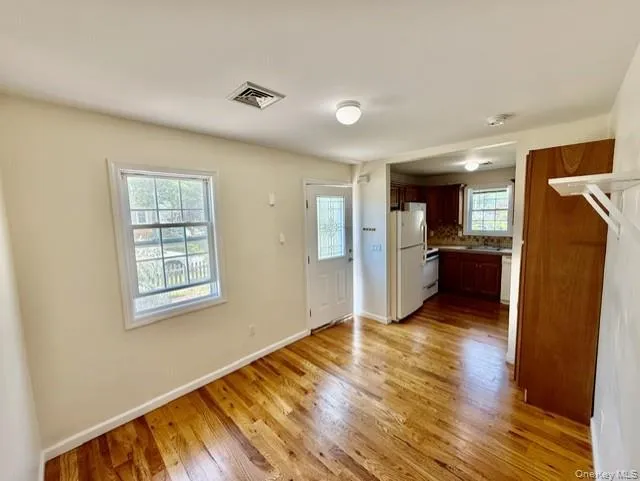 Entrance, Dining Space and Kitchen. Entrance, Dining Space and Kitchen.