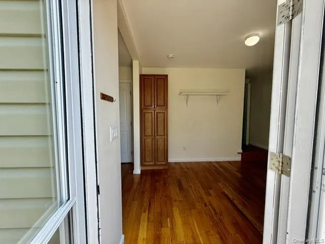 1st Floor Entry to Dining Space. 1st Floor Entry to Dining Space.
