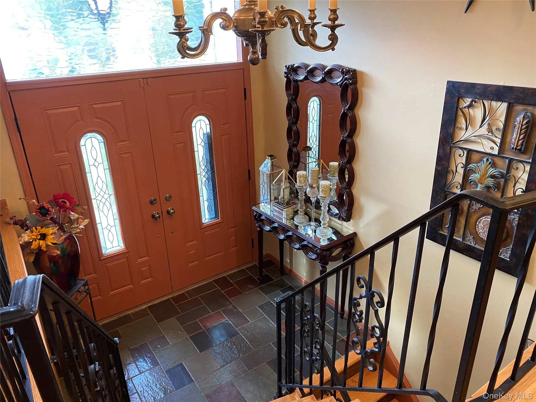Foyer entrance with a wealth of natural light Foyer entrance with a wealth of natural light
