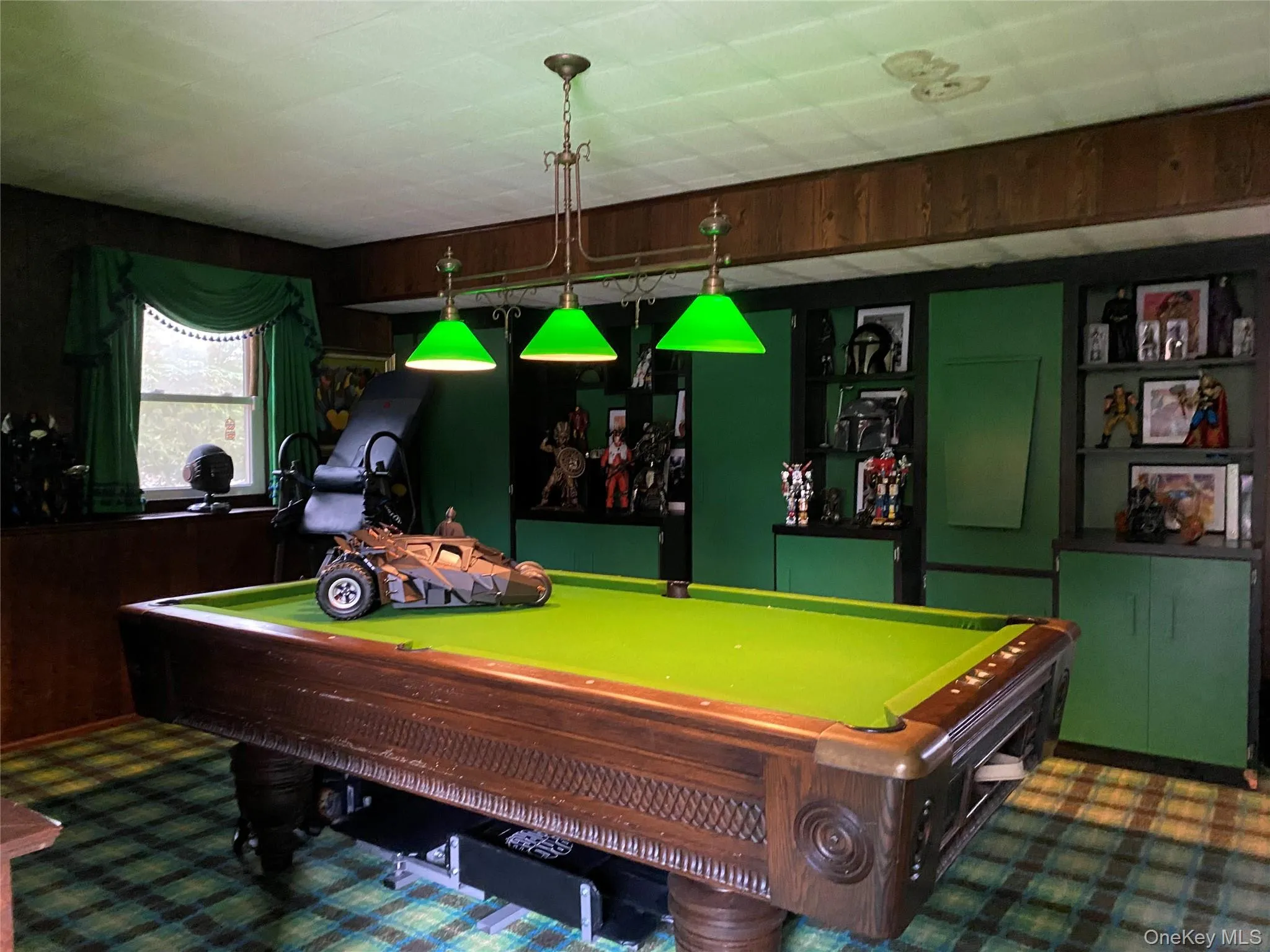 Recreation room with billiards table included Recreation room with billiards table included
