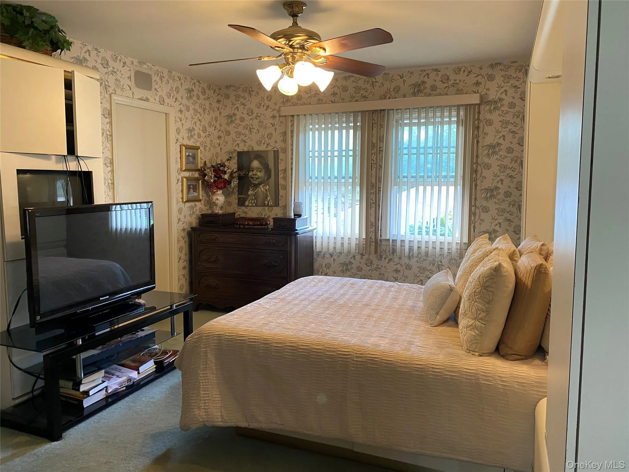 Carpeted bedroom has wood floors underneath Carpeted bedroom has wood floors underneath